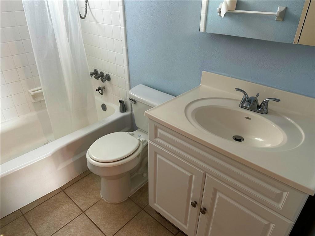 HYACINTH HOUSE CONDO - Residential
