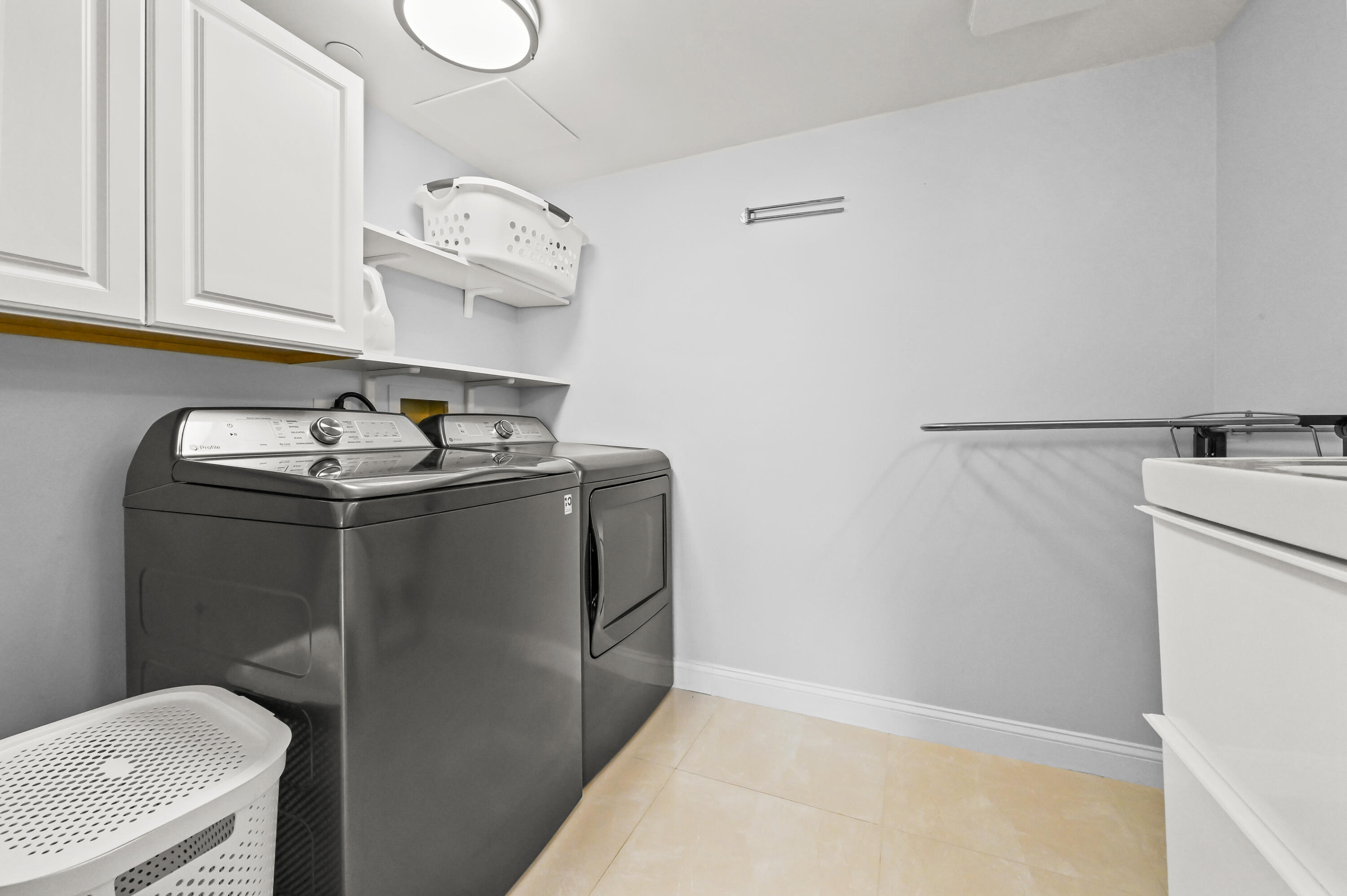 MARTINIQUE 2 CONDO - Residential Lease