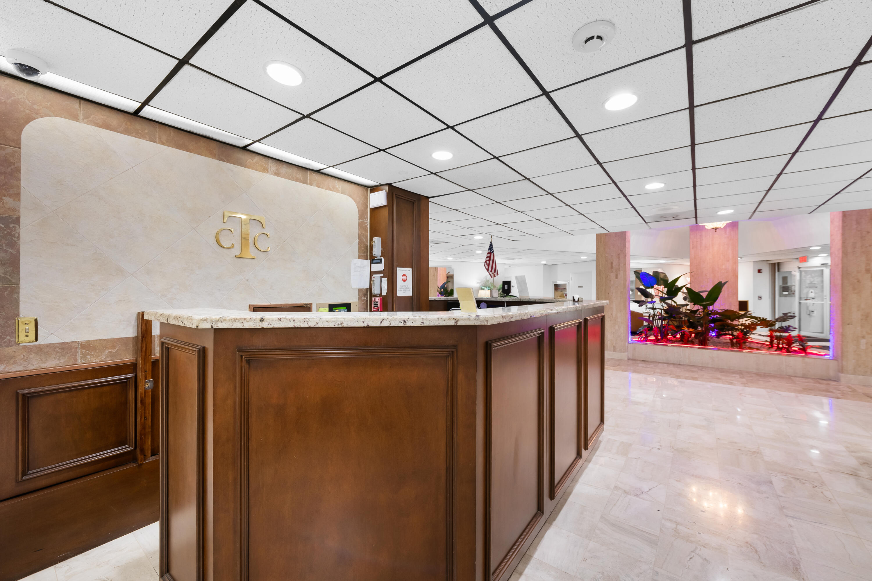 COUNTRY CLUB TOWER OF CORAL - Residential