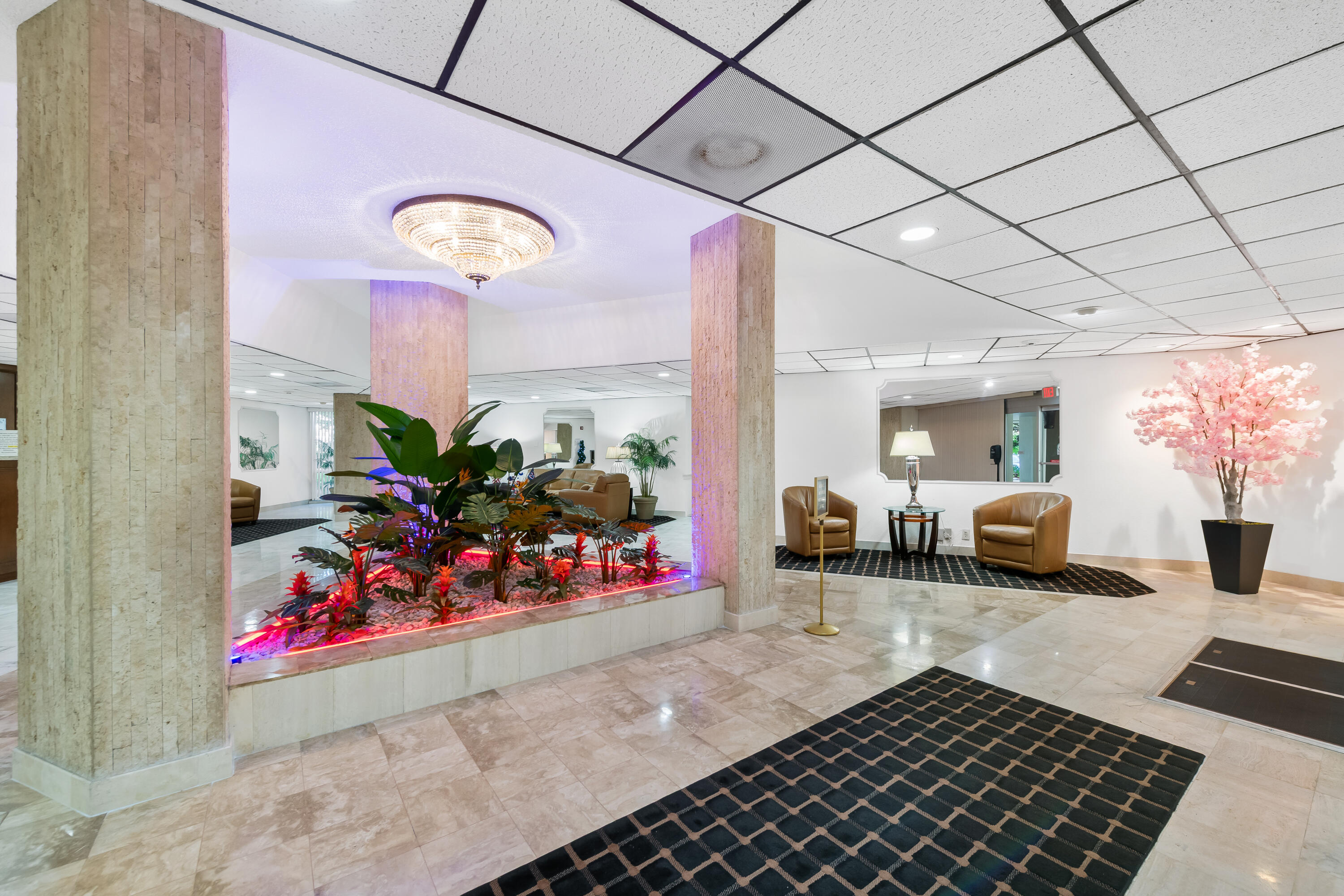 COUNTRY CLUB TOWER OF CORAL - Residential