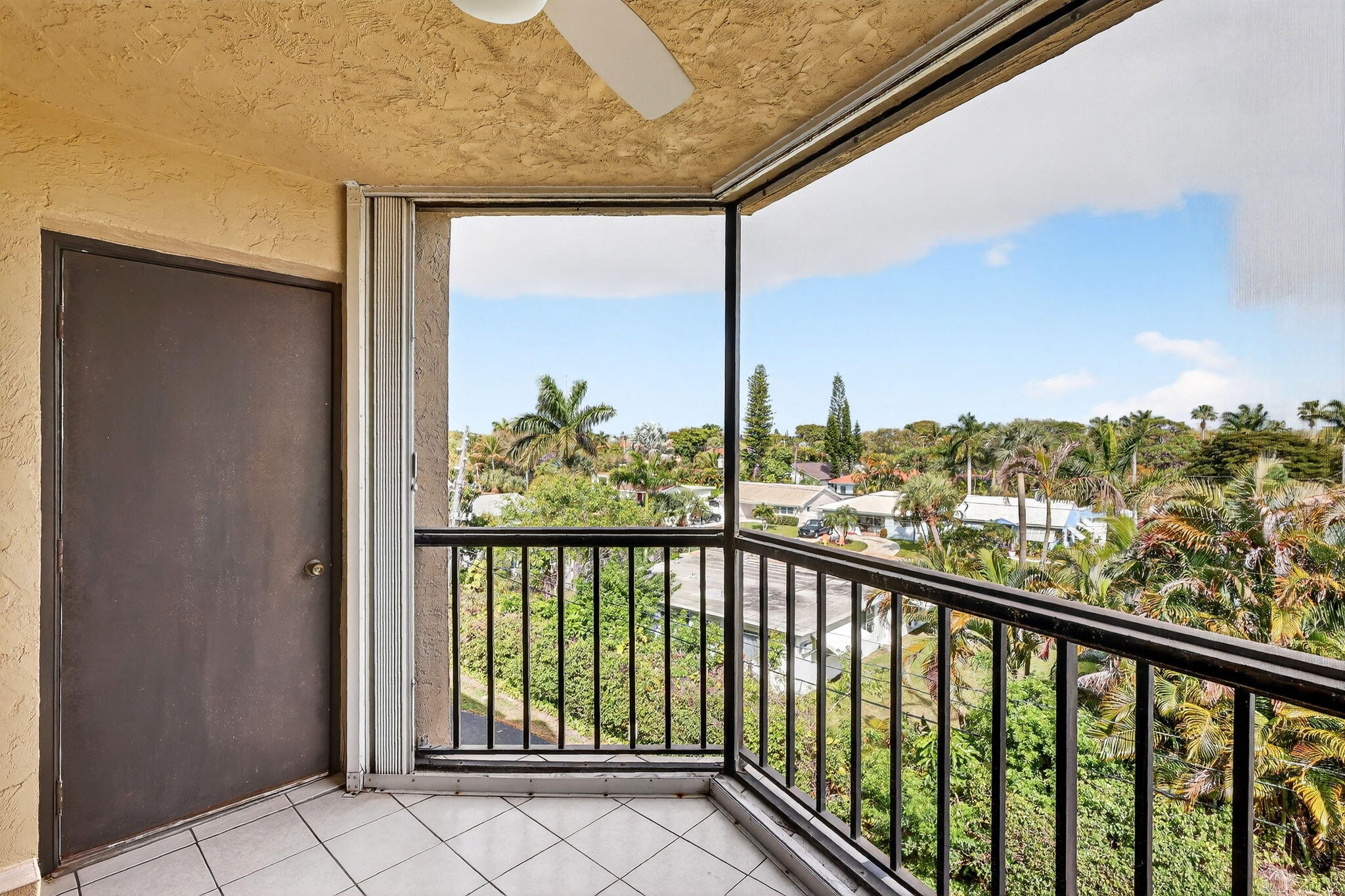 HIDDEN HARBOUR OF THE PALM BEACHES CONDOMINIUMS - Residential