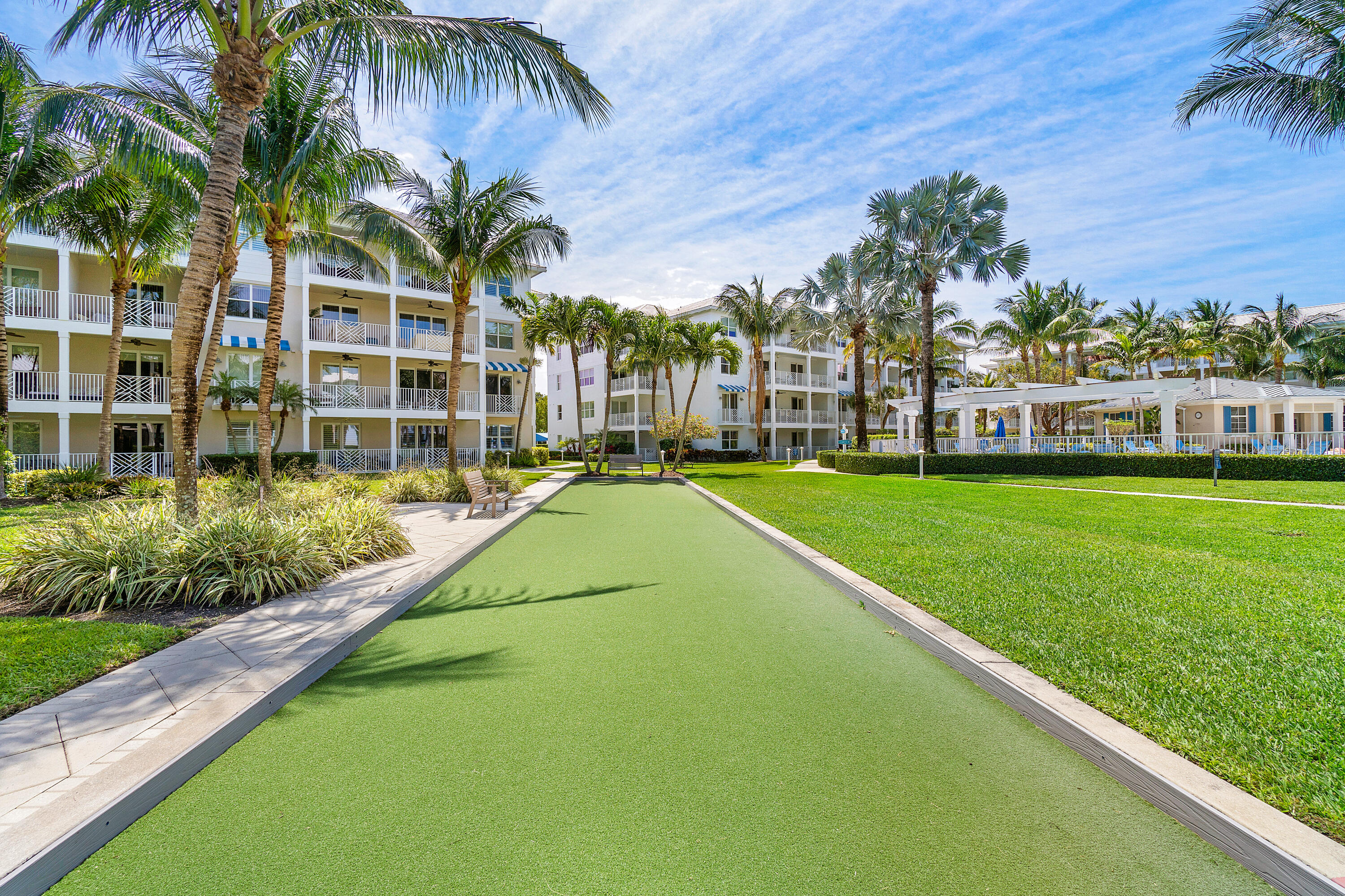 BAY COLONY - Residential