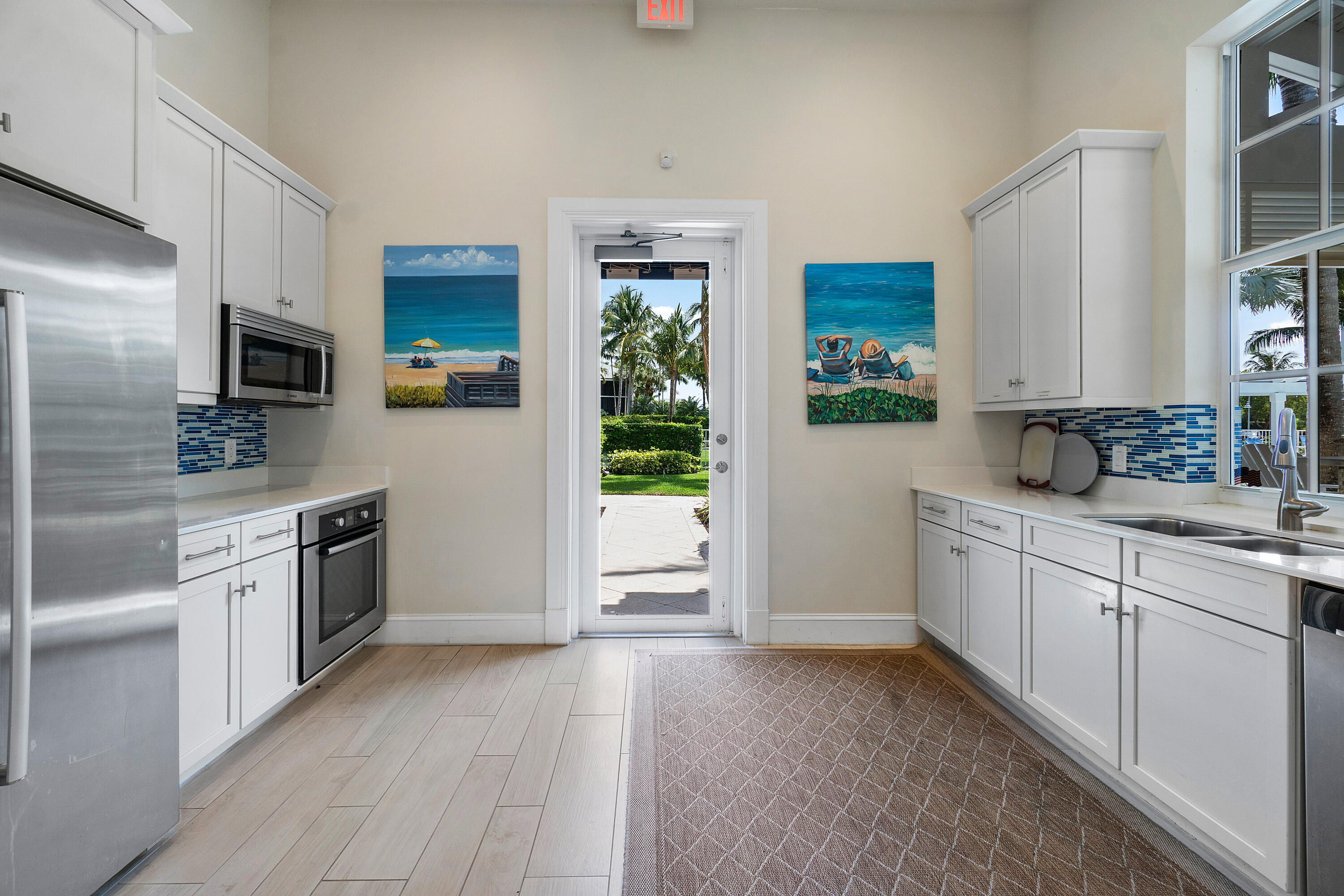 BAY COLONY - Residential