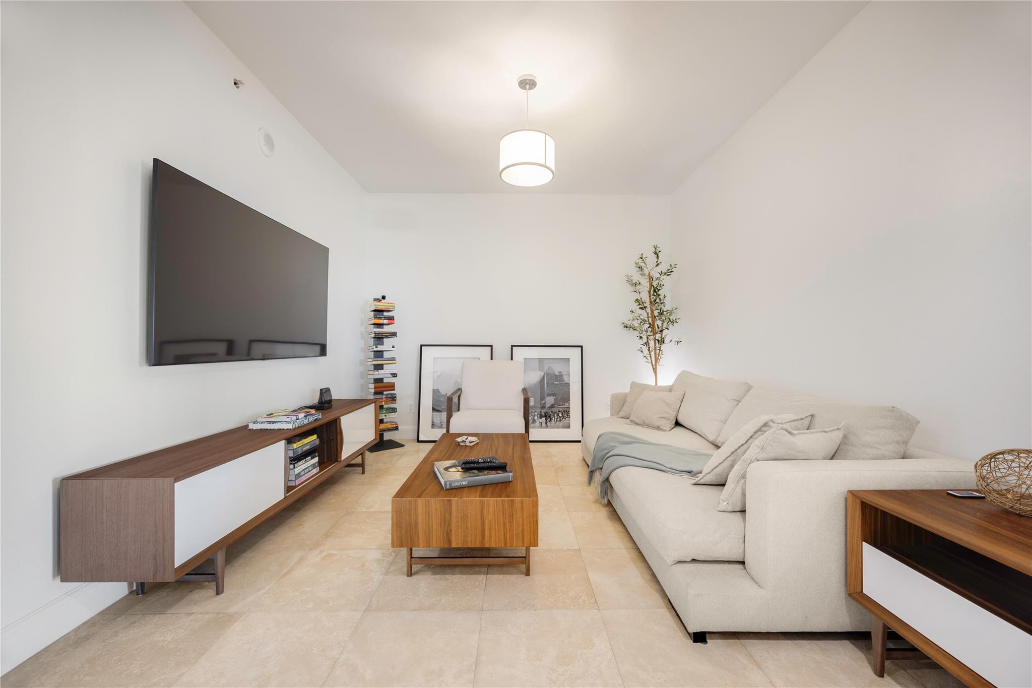 THE OAKS I CONDO - Residential