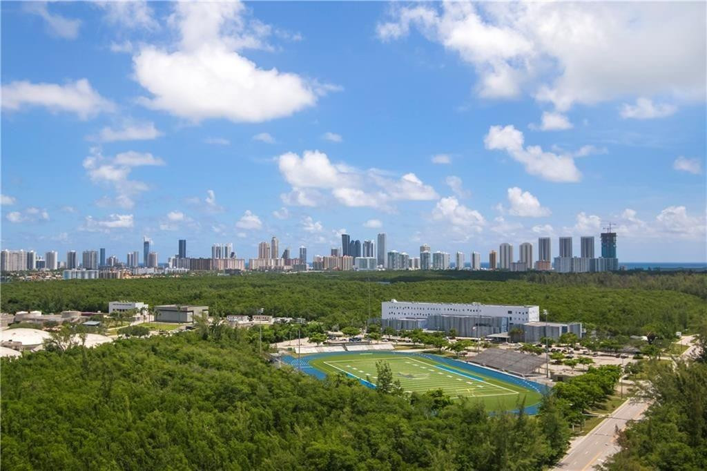 THE OAKS I CONDO - Residential