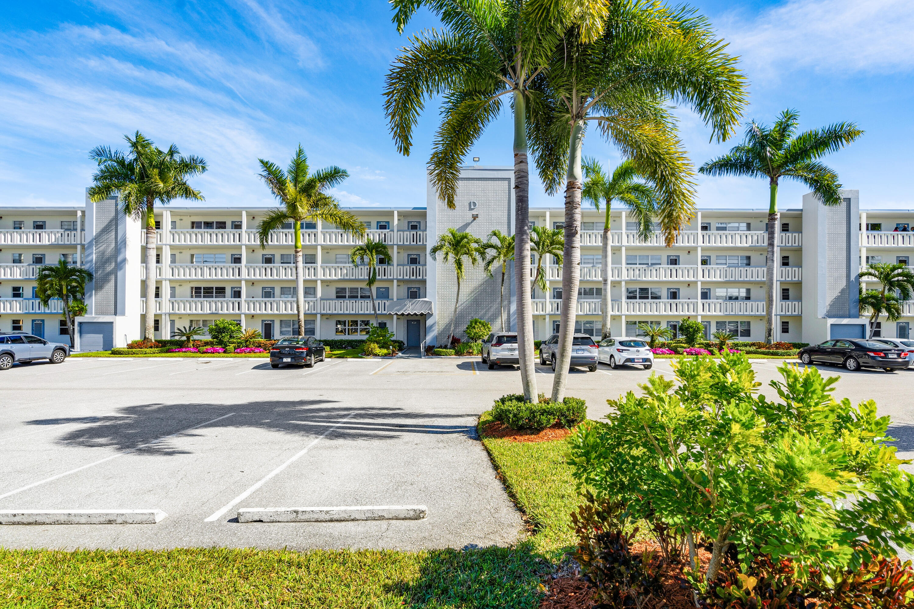 YARMOUTH AT CENTURY VILLAGE CONDO - Residential