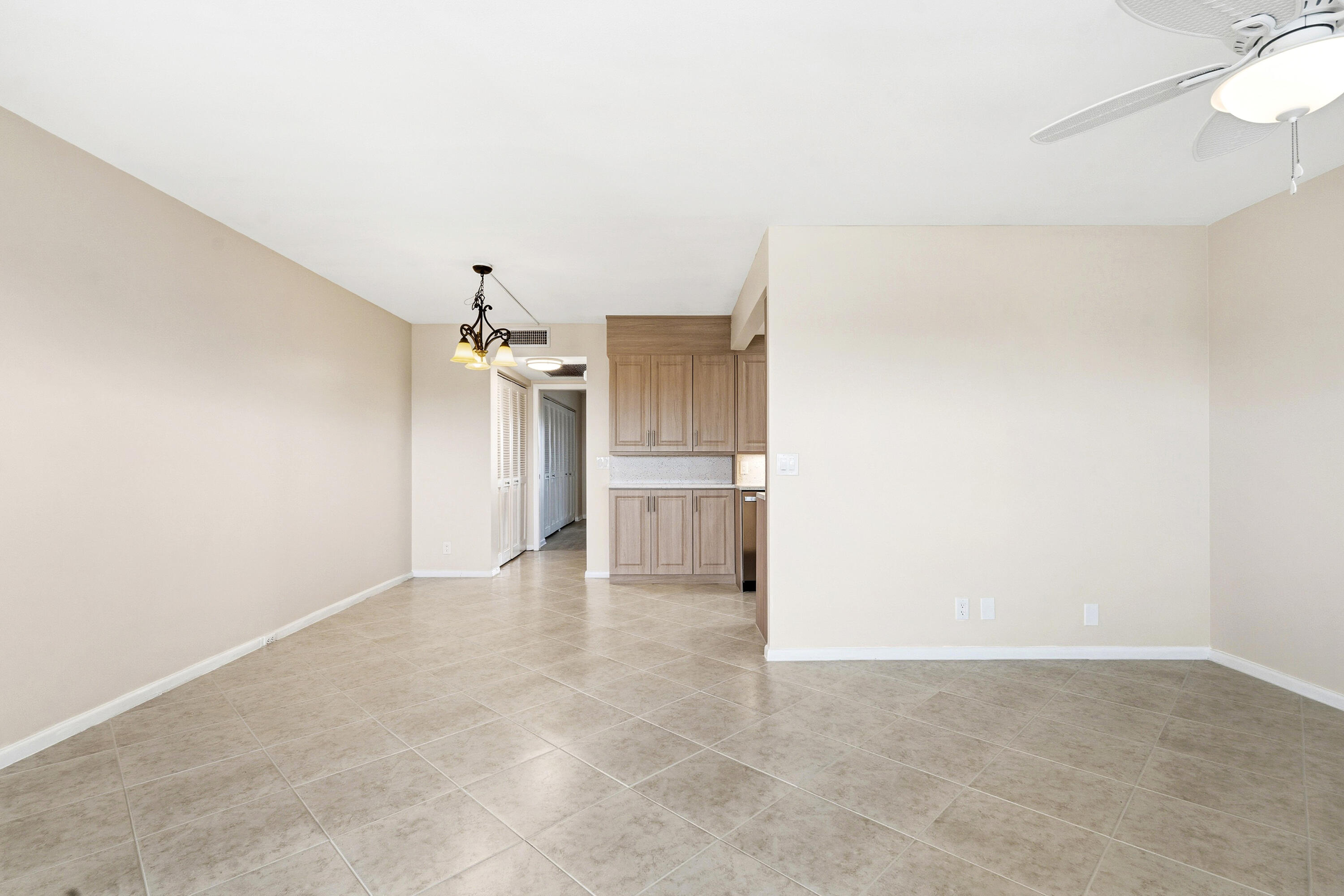 YARMOUTH AT CENTURY VILLAGE CONDO - Residential