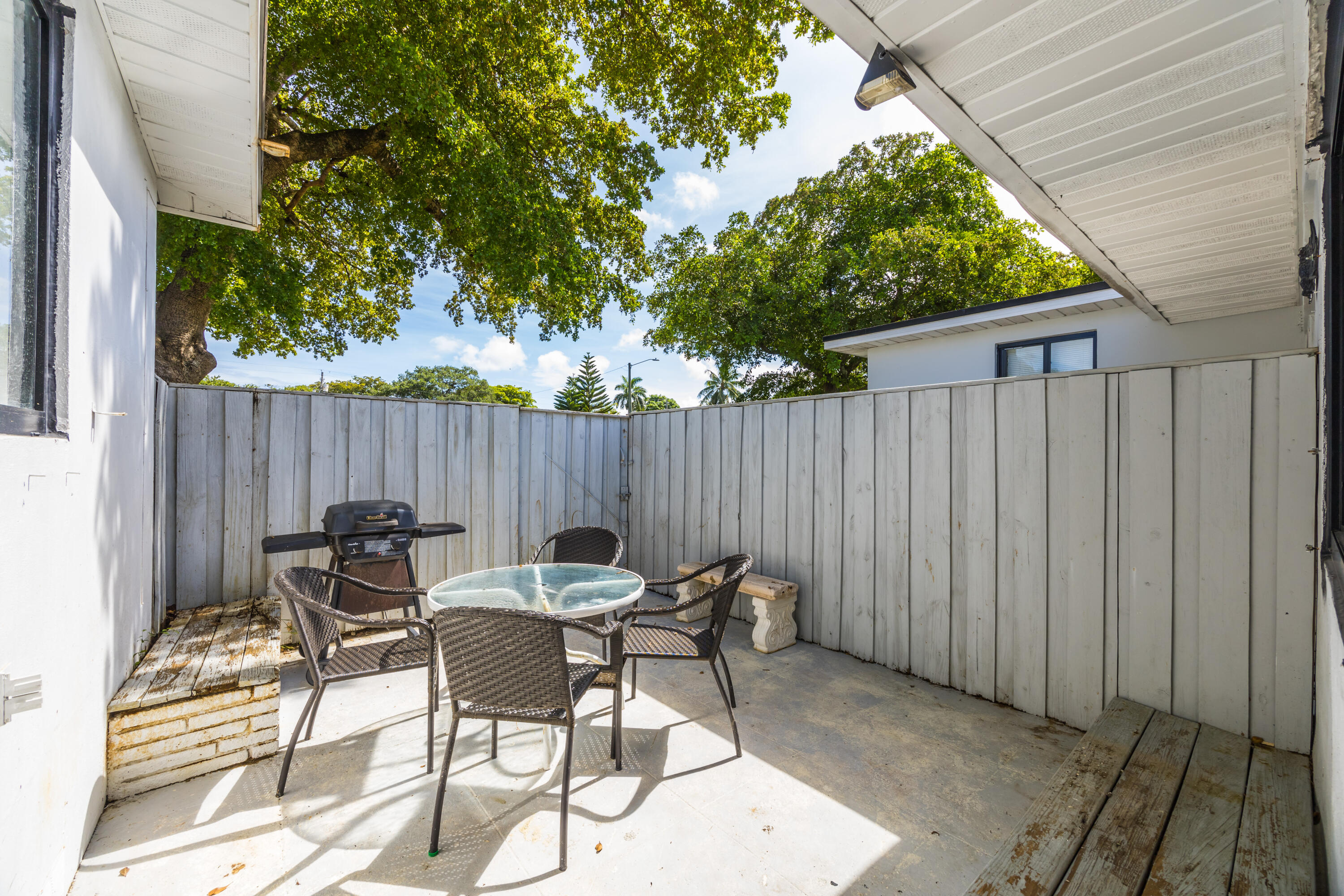 POINSETTA PARK - Residential Lease