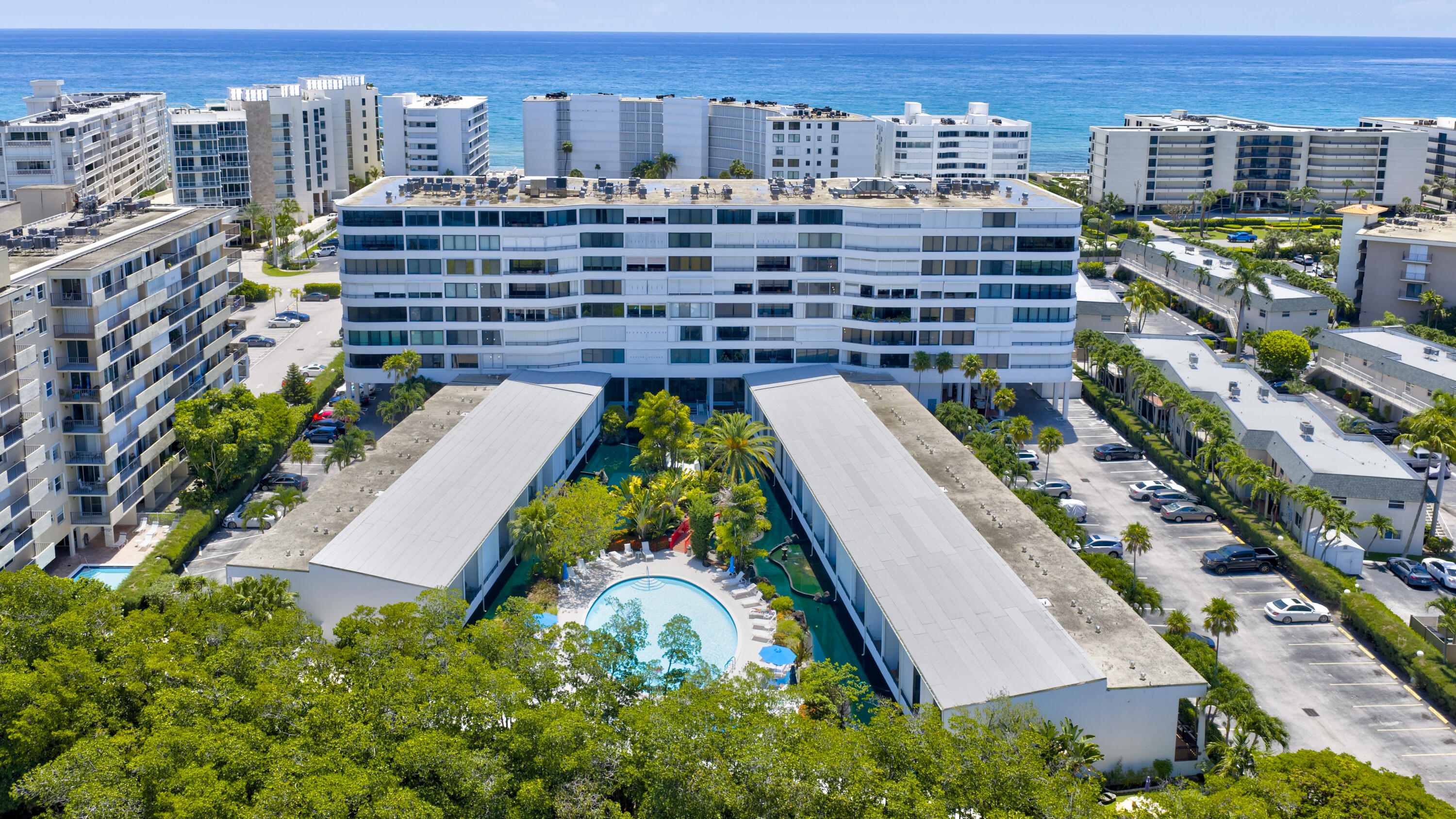 MAYFAIR HOUSE CONDO - Residential