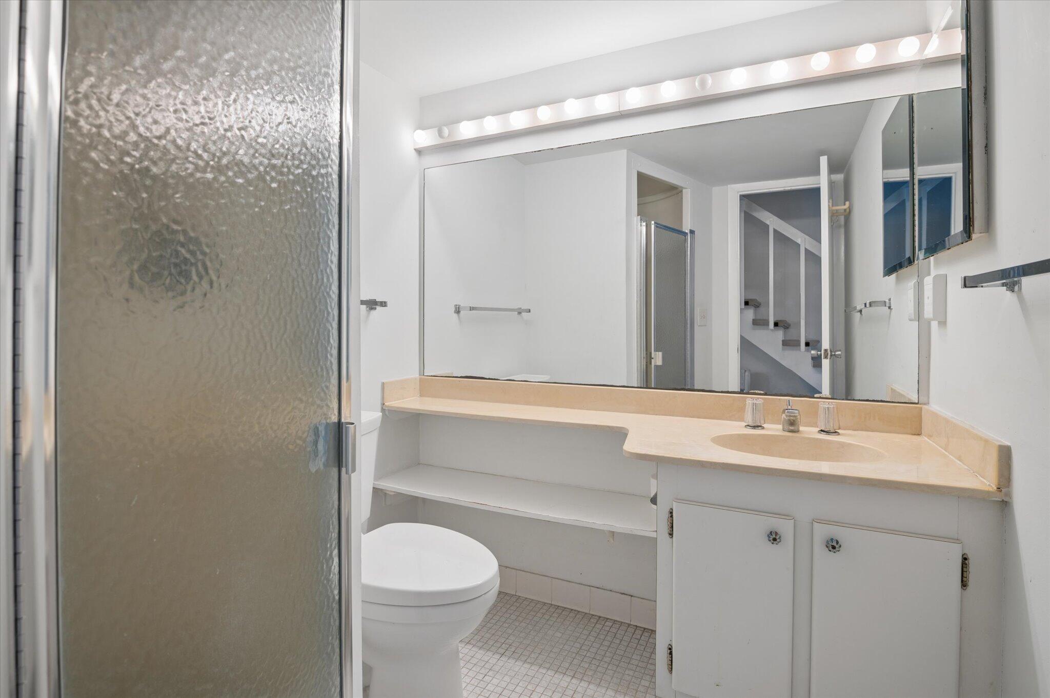 MAYFAIR HOUSE CONDO - Residential