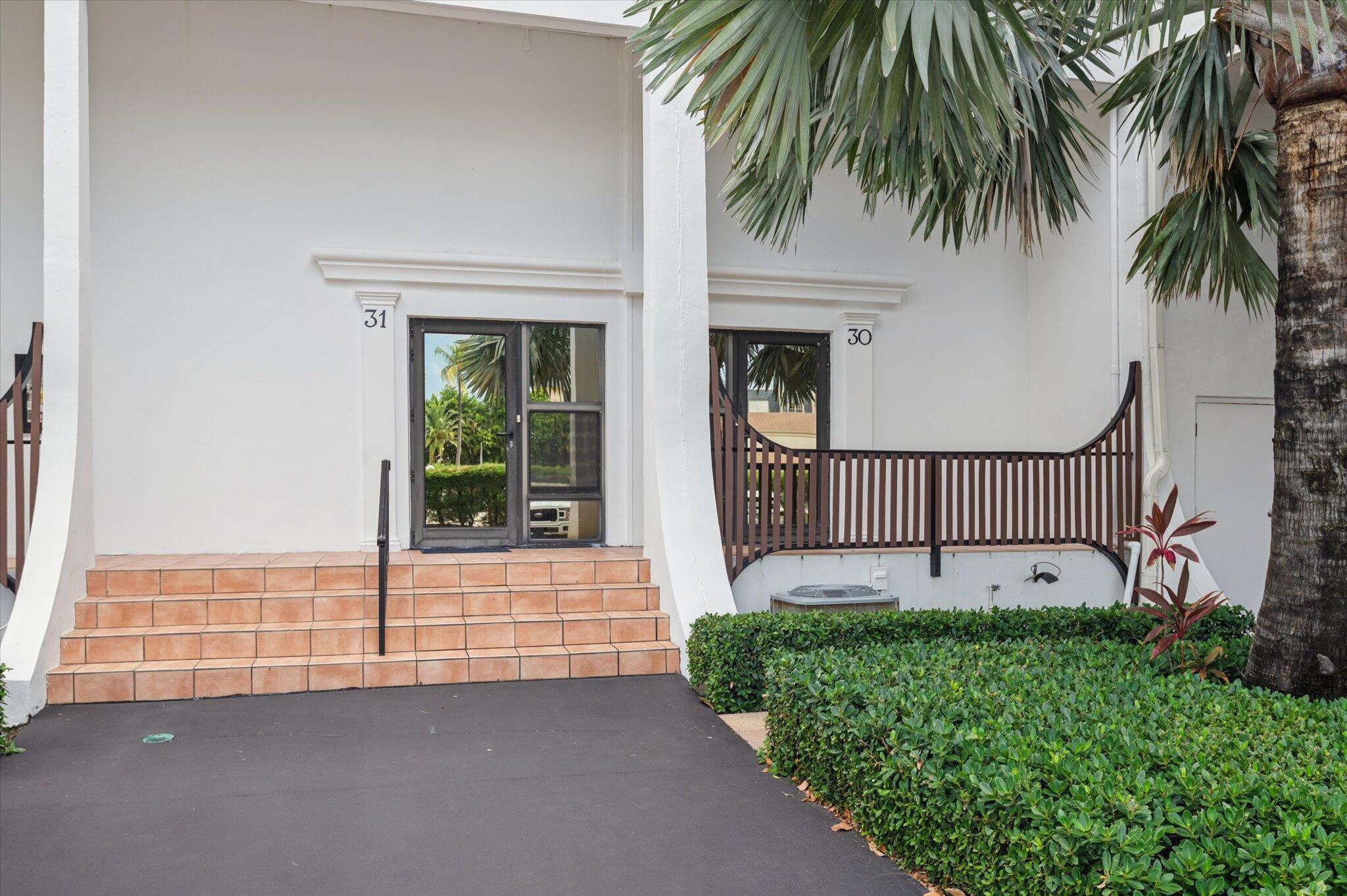 MAYFAIR HOUSE CONDO - Residential