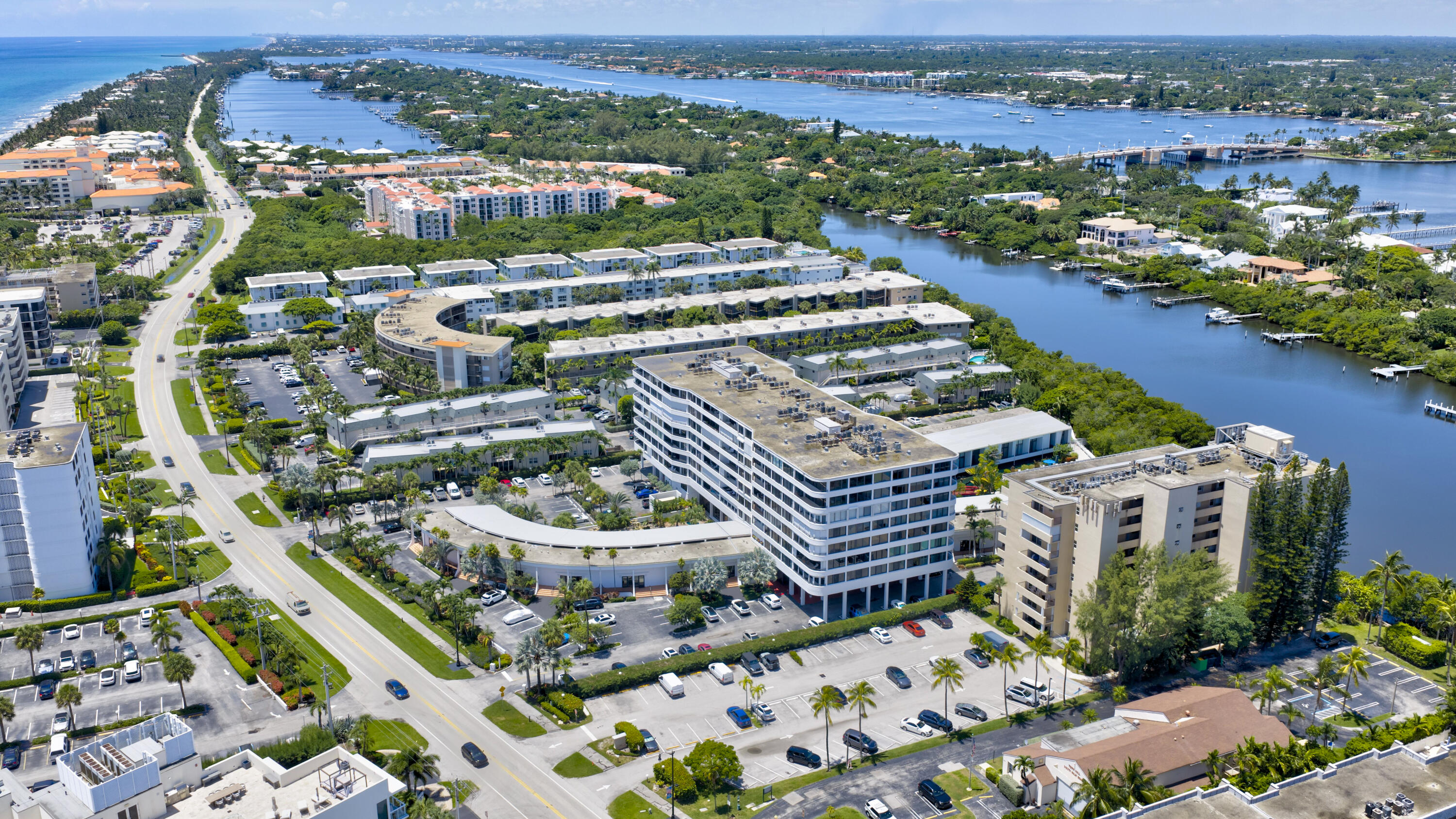 MAYFAIR HOUSE CONDO - Residential