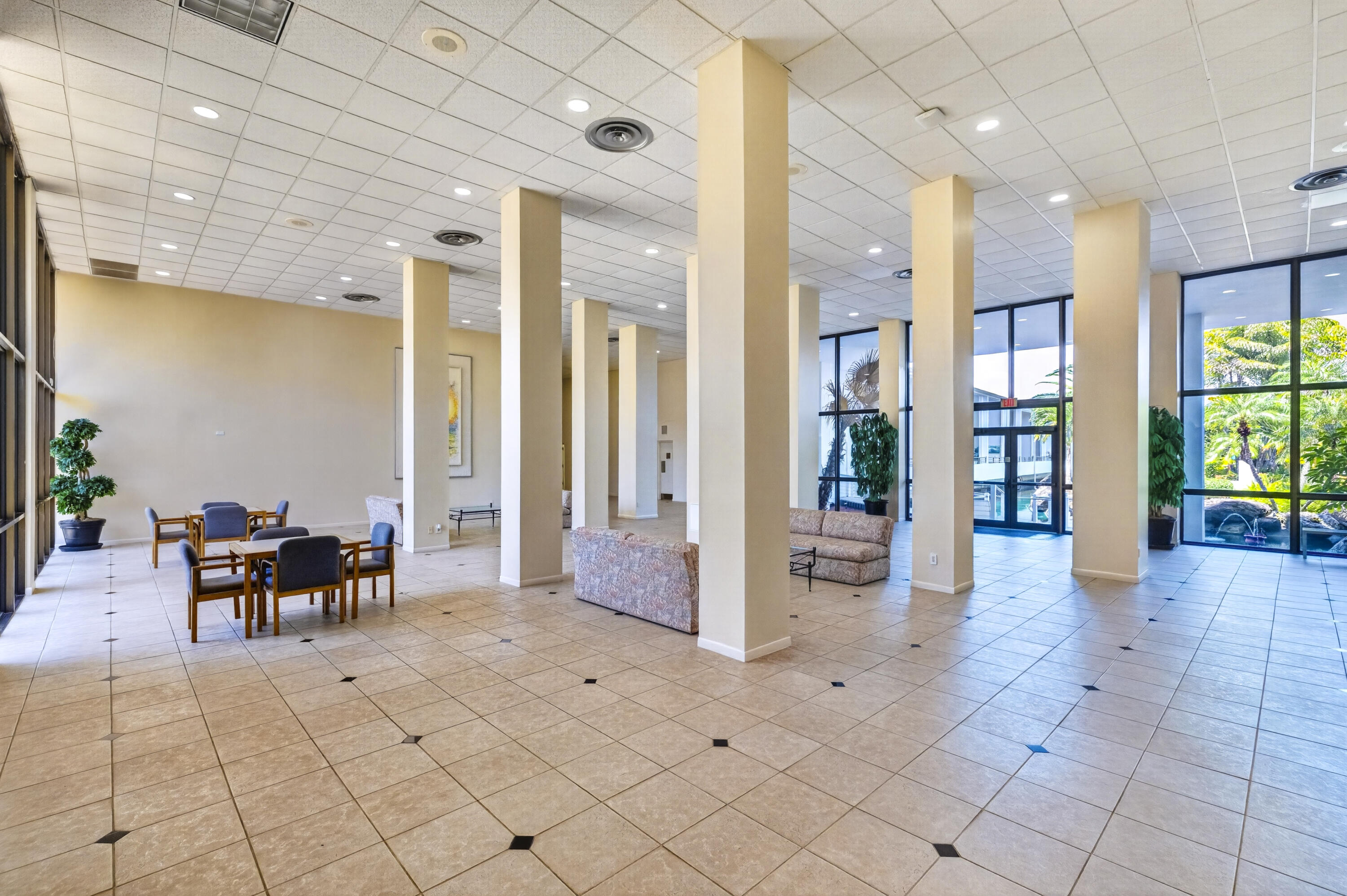 MAYFAIR HOUSE CONDO - Residential
