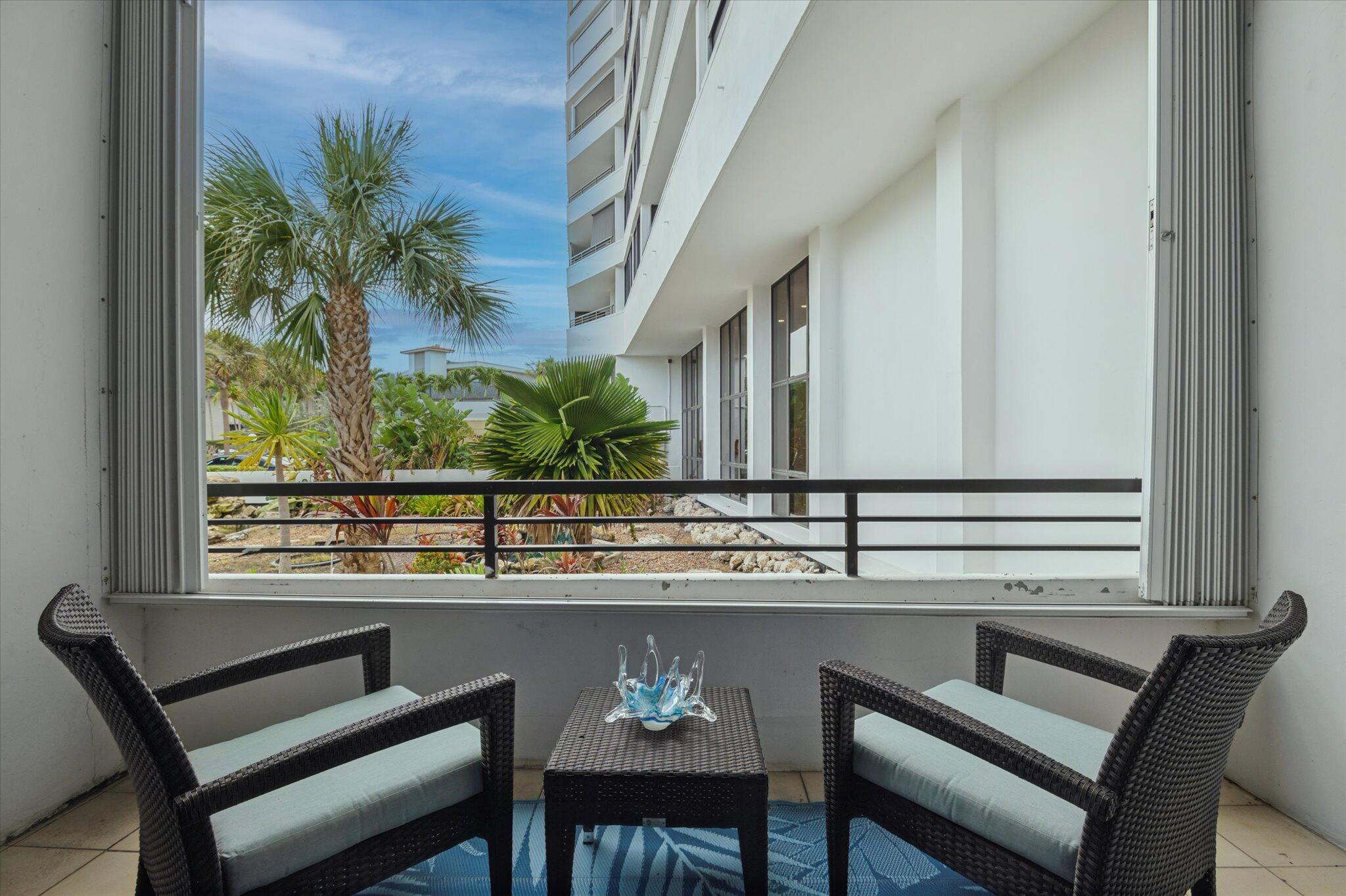 MAYFAIR HOUSE CONDO - Residential