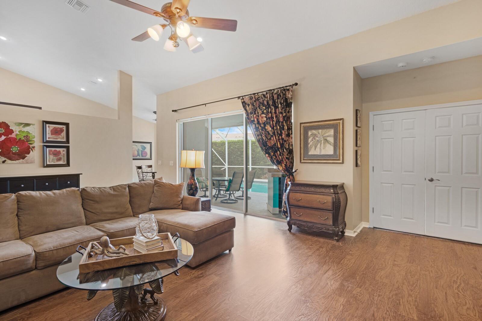 Parkwood Ix 153-28 B - Residential