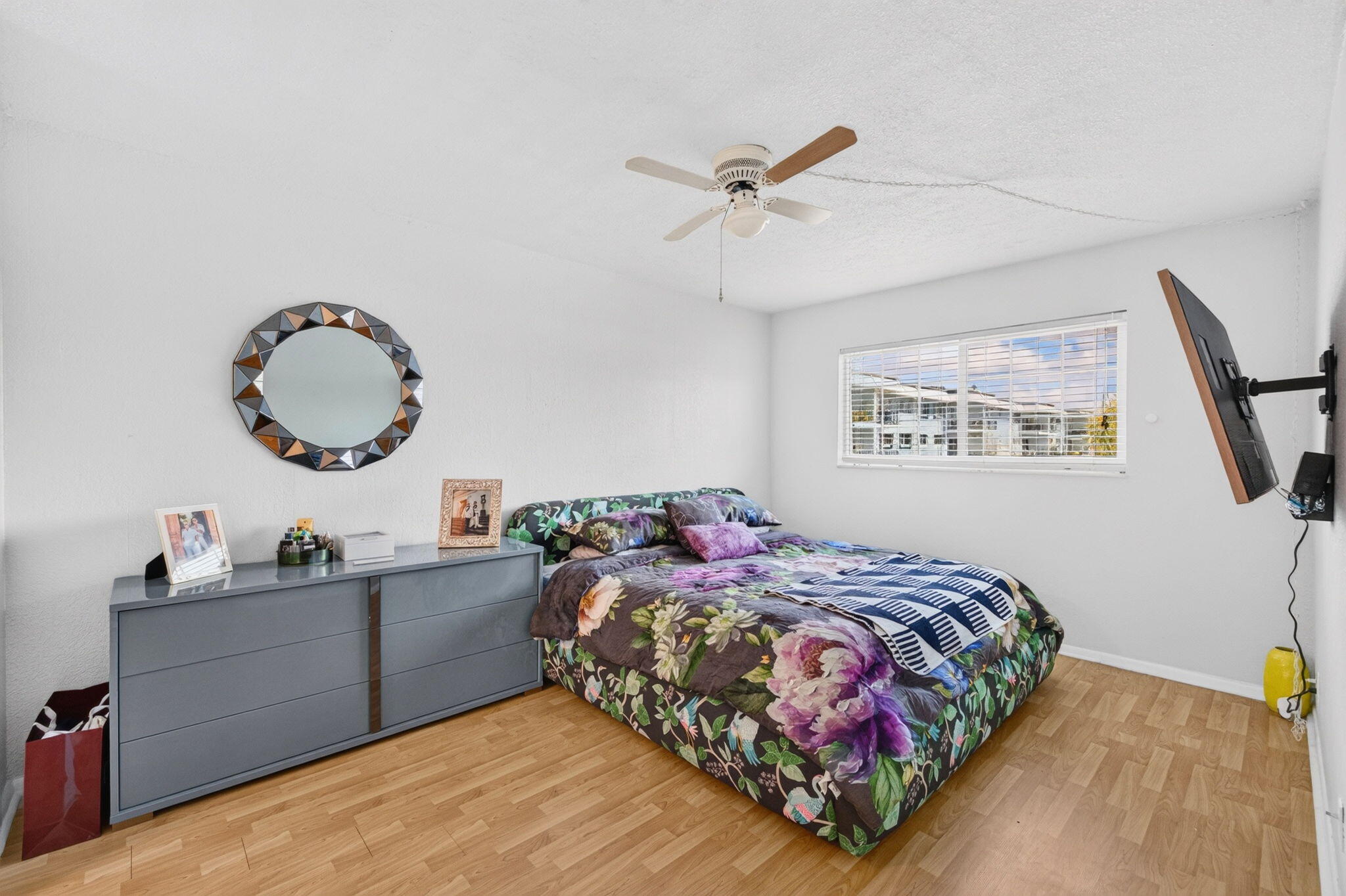 RIVER MANOR CONDO - Residential