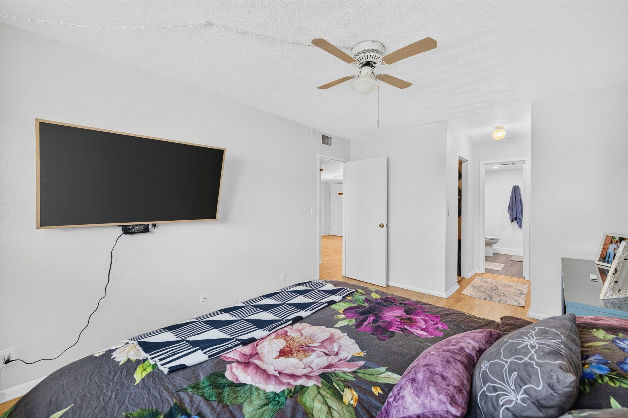 RIVER MANOR CONDO - Residential