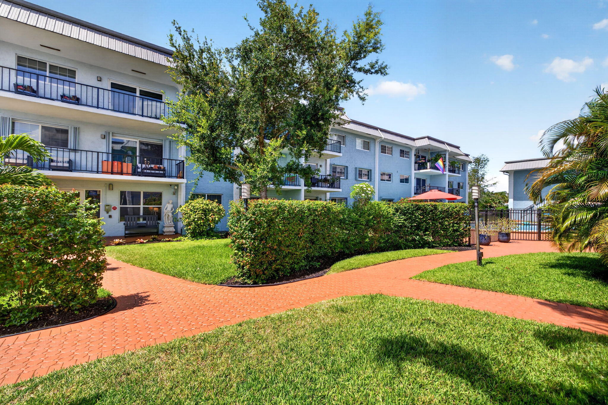 RIVER MANOR CONDO - Residential