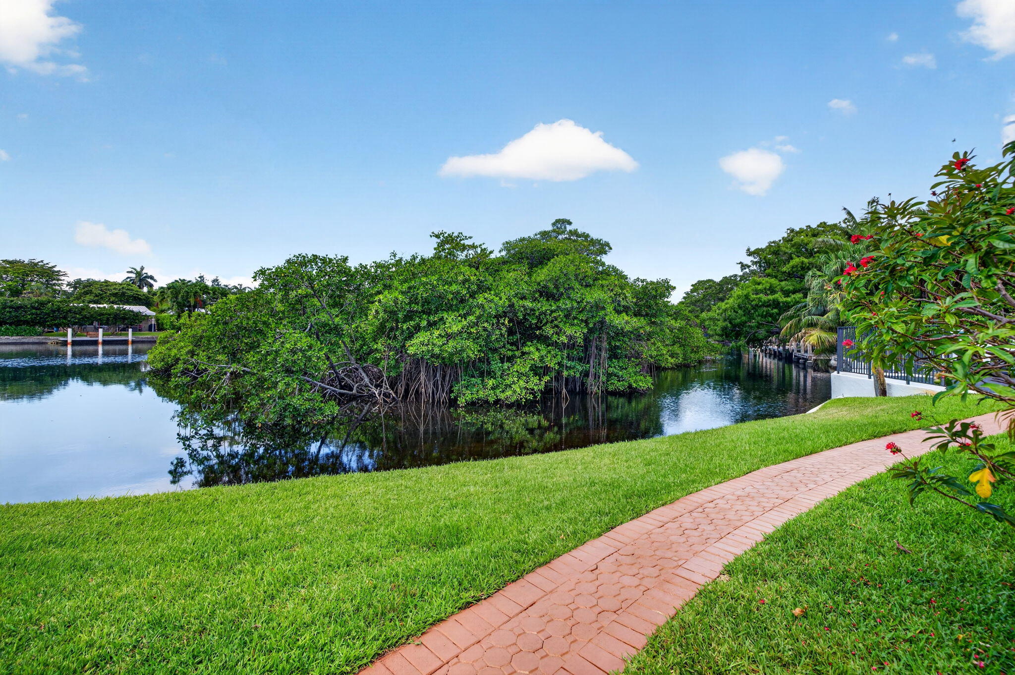 RIVER MANOR CONDO - Residential