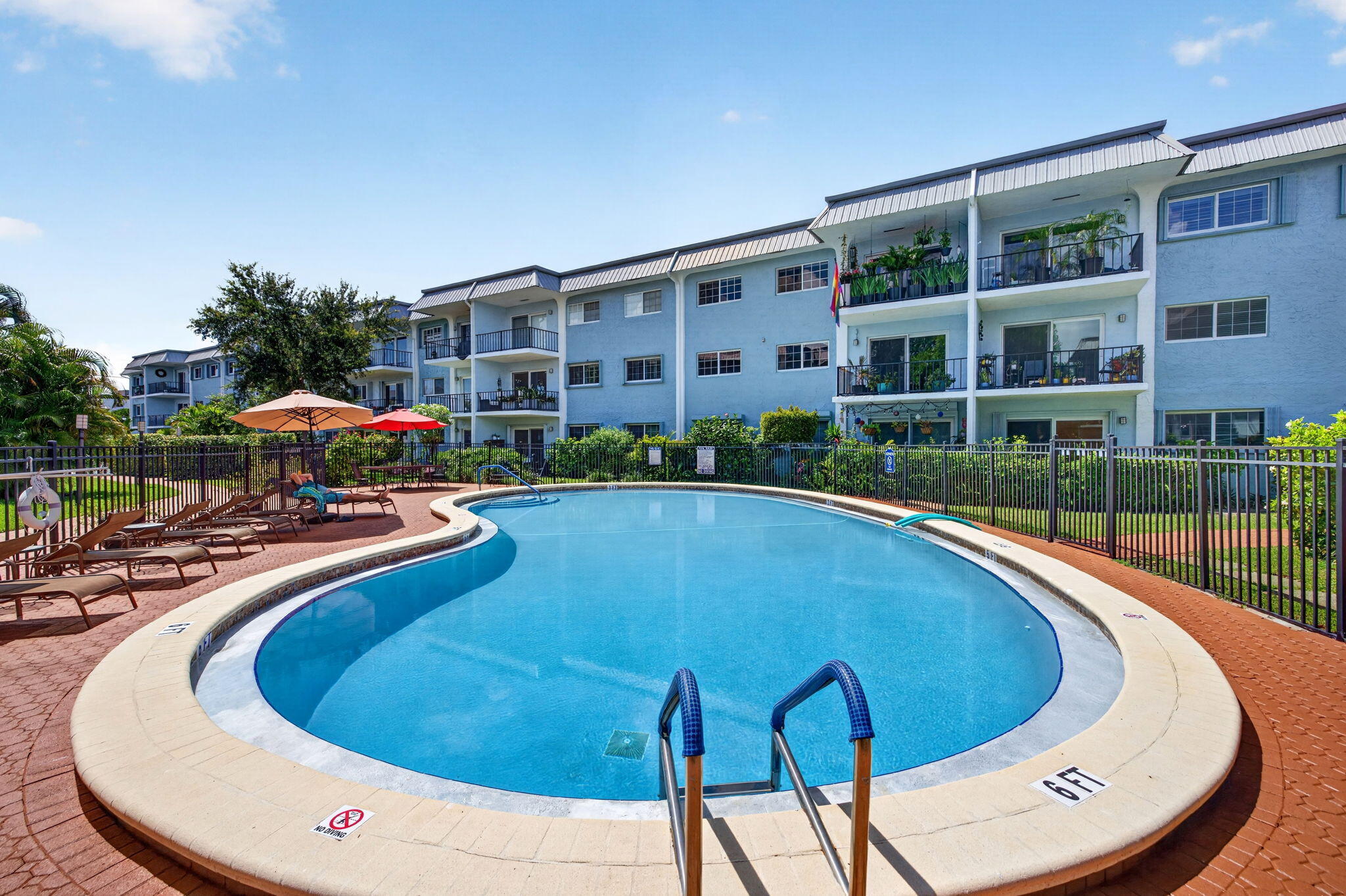 RIVER MANOR CONDO - Residential