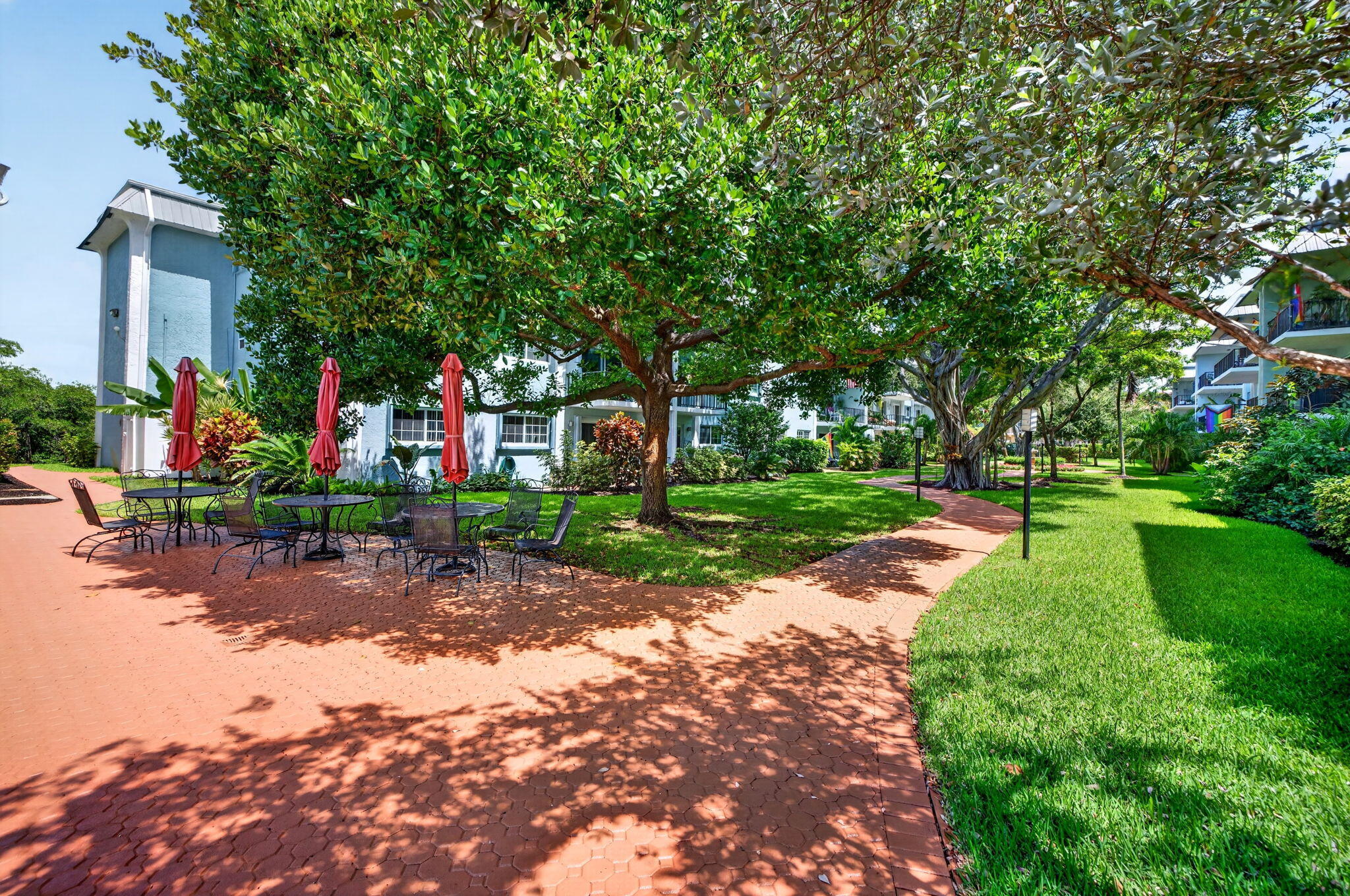 RIVER MANOR CONDO - Residential