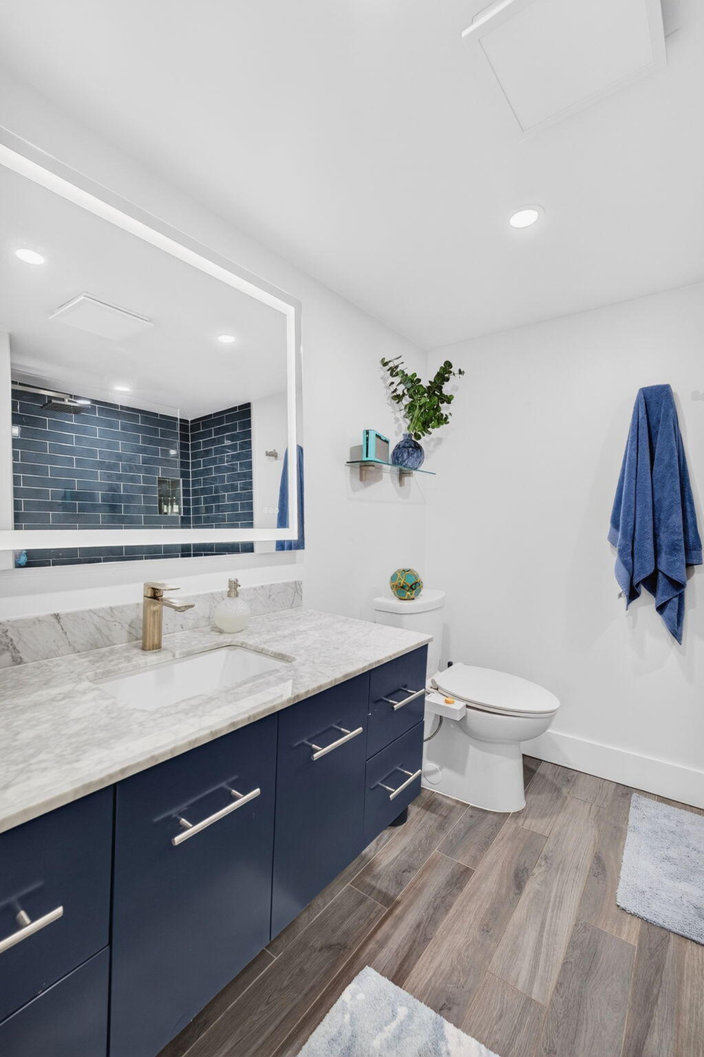 RIVER MANOR CONDO - Residential