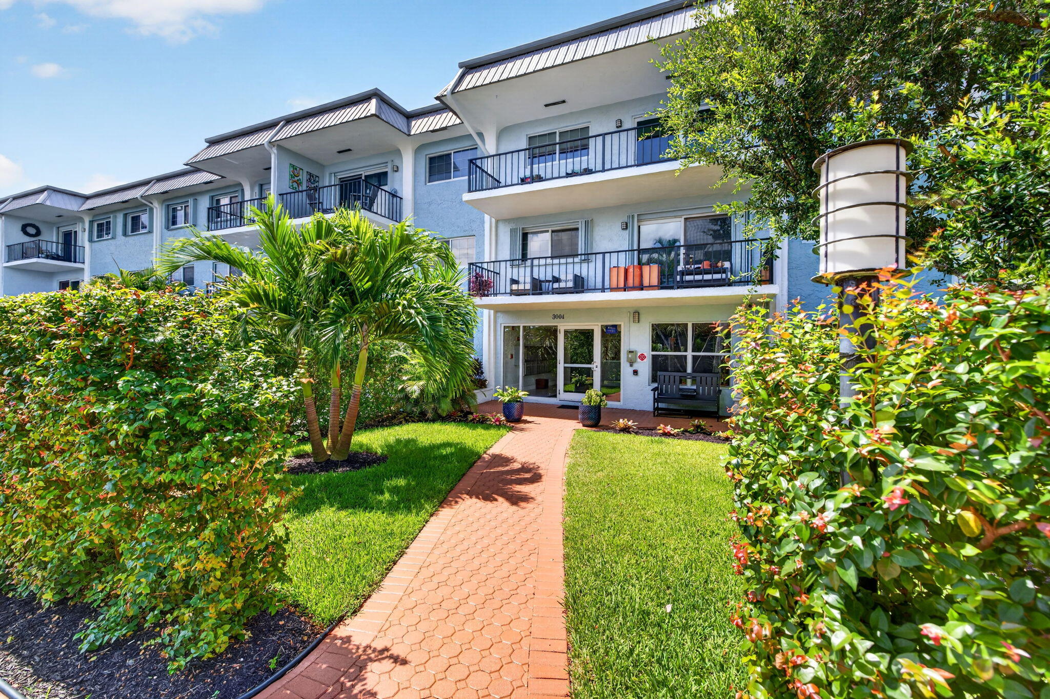 RIVER MANOR CONDO - Residential