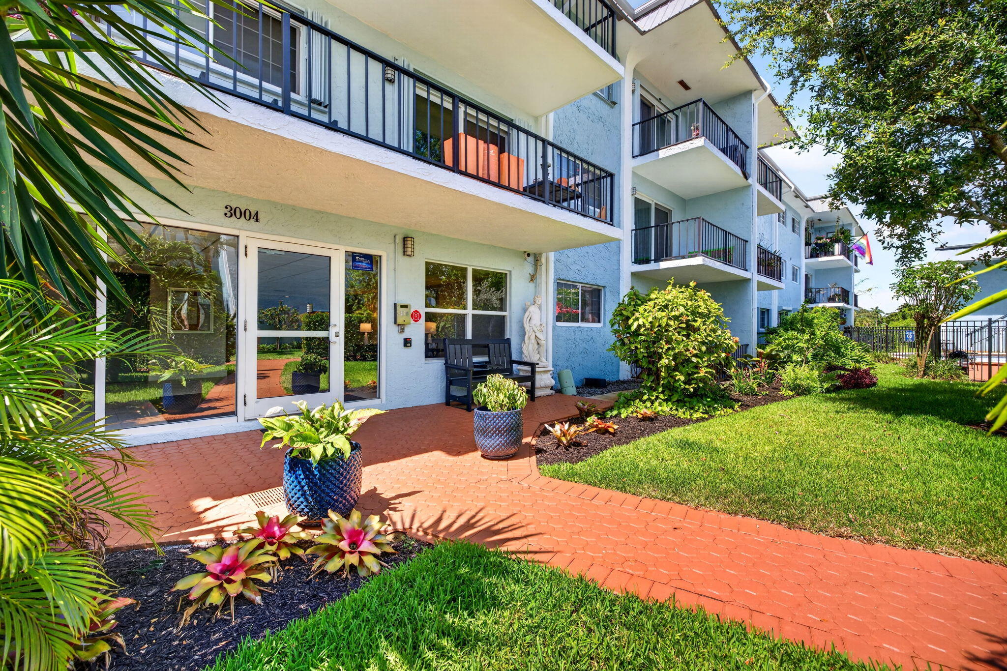 RIVER MANOR CONDO - Residential