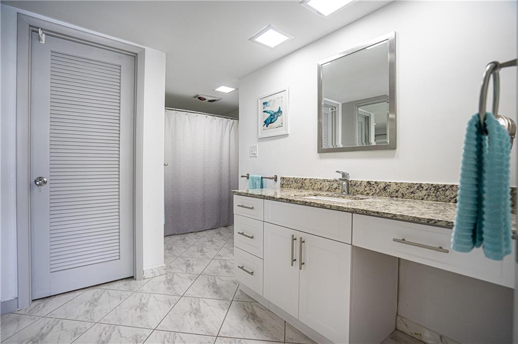 Regency Tower - Residential