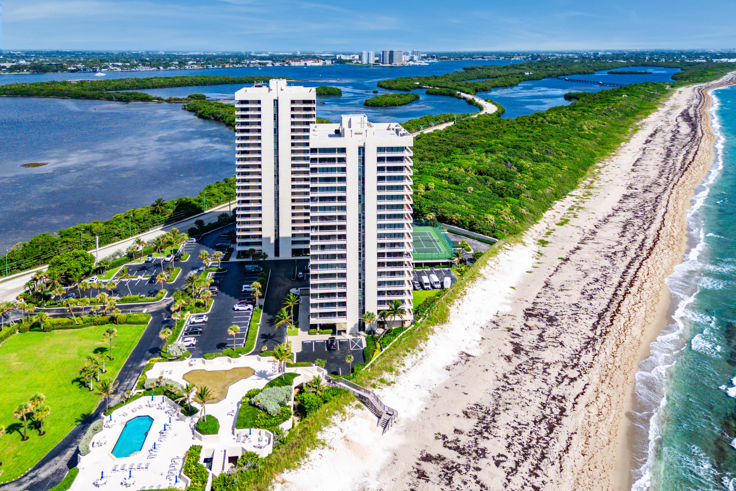 WATER GLADES CONDO - Residential