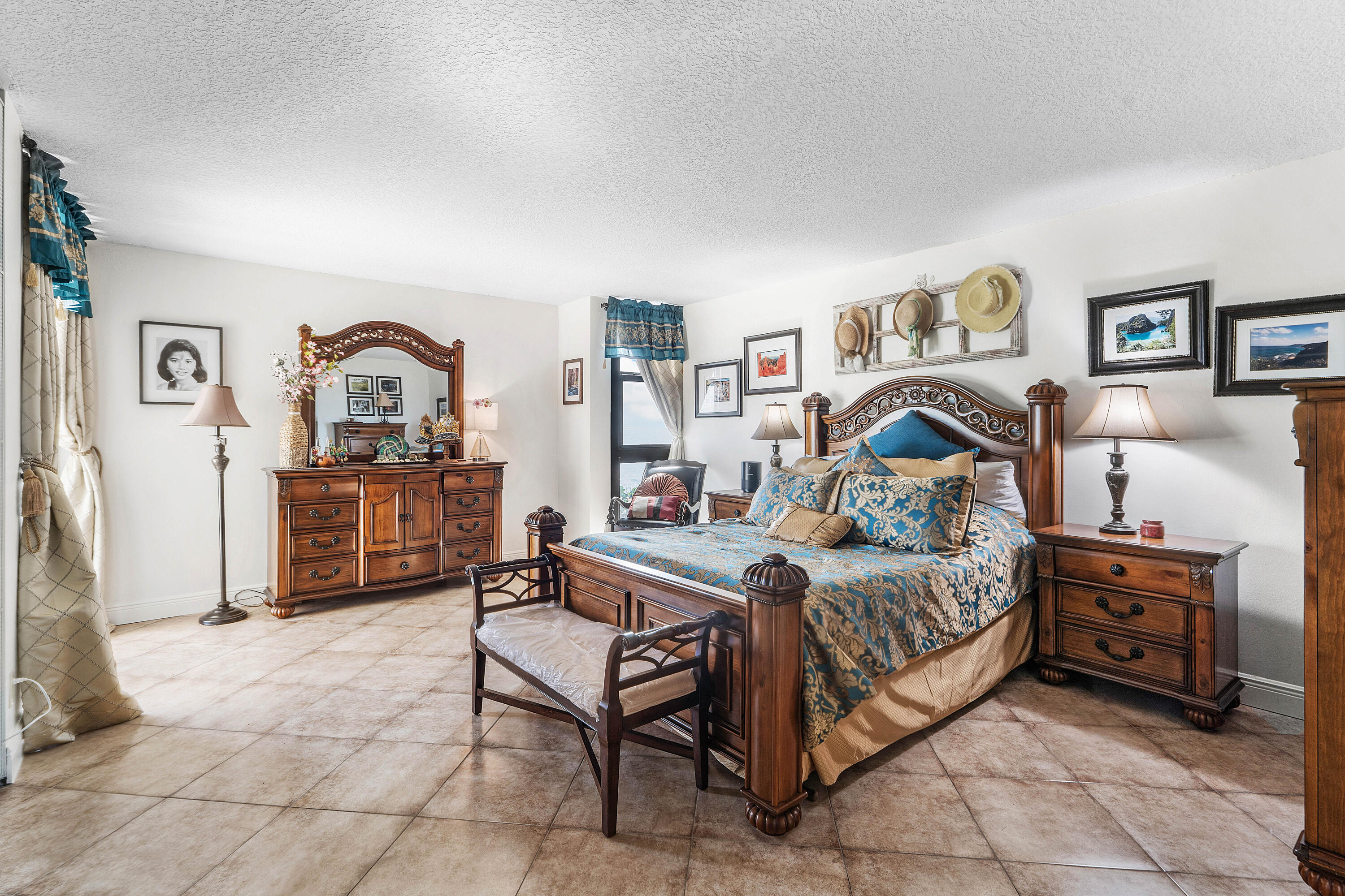 WATER GLADES CONDO - Residential