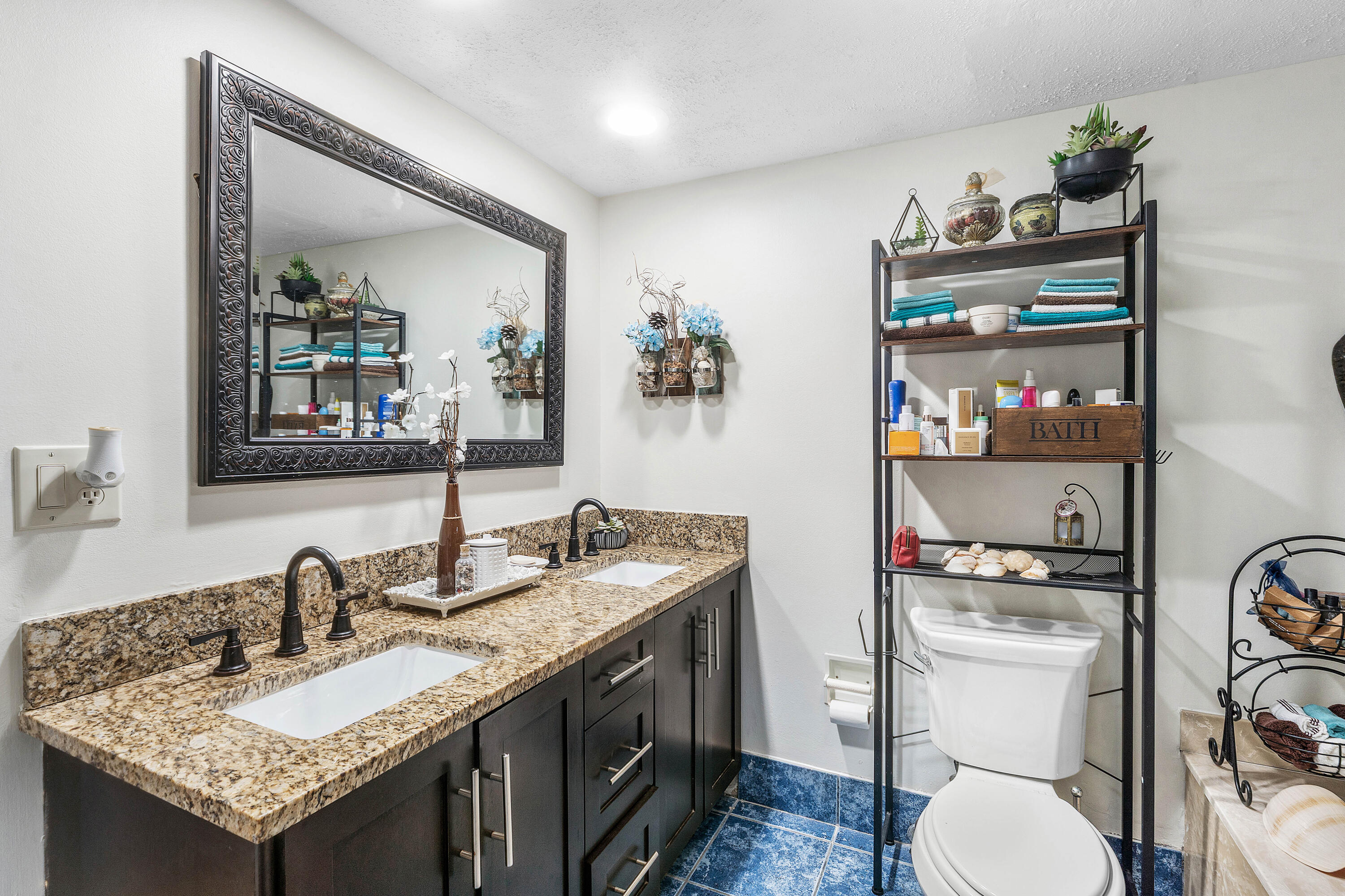 WATER GLADES CONDO - Residential