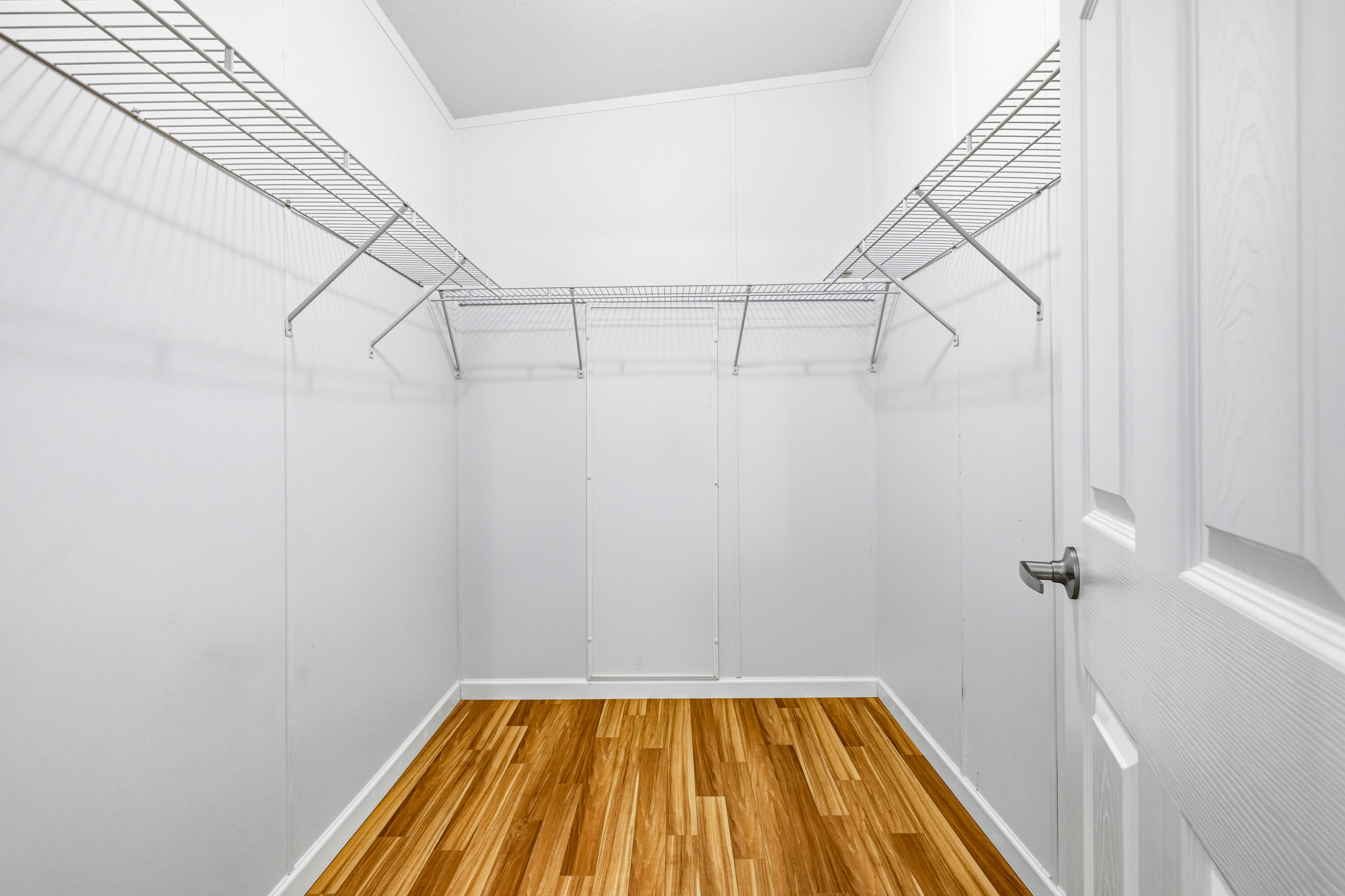 WATERGATE MOBILE HOME - Residential