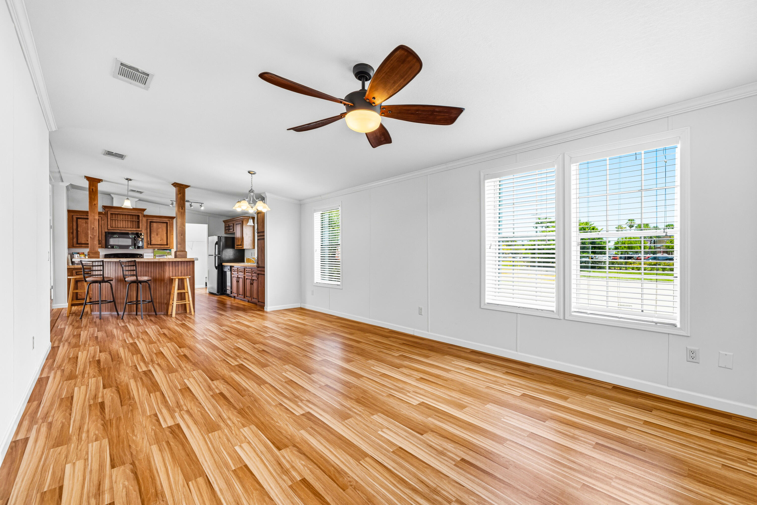 WATERGATE MOBILE HOME - Residential