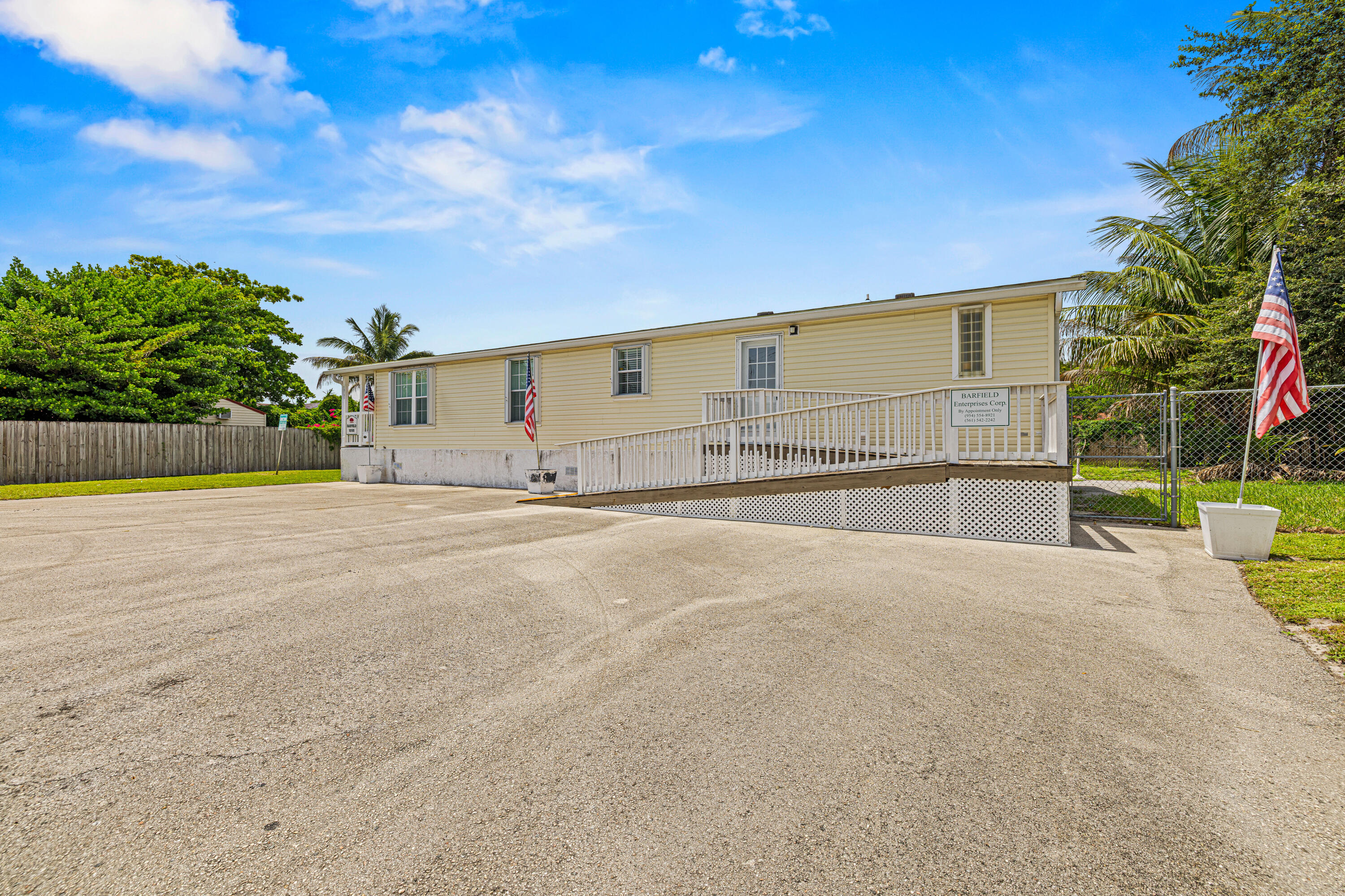 WATERGATE MOBILE HOME - Residential