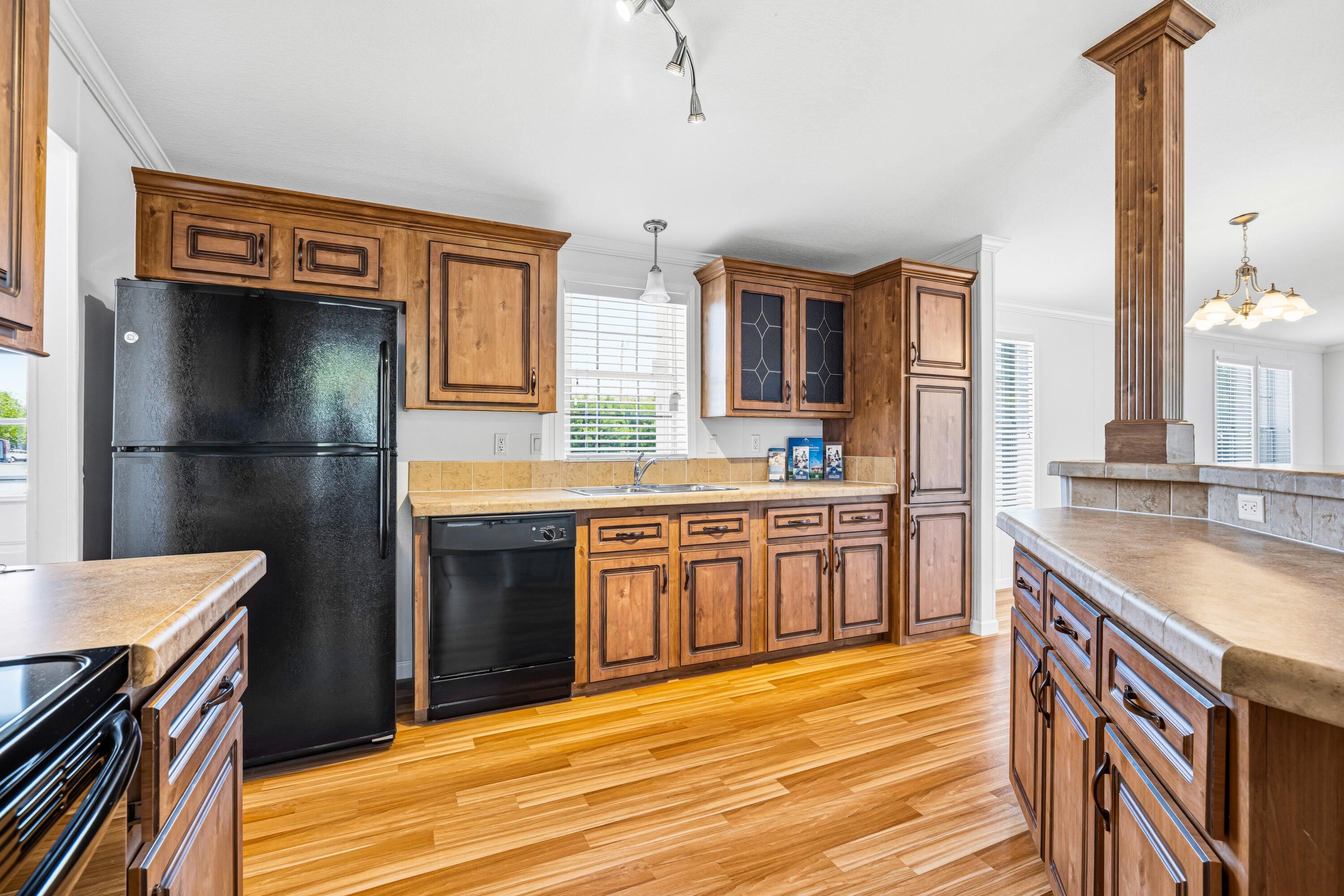 WATERGATE MOBILE HOME - Residential