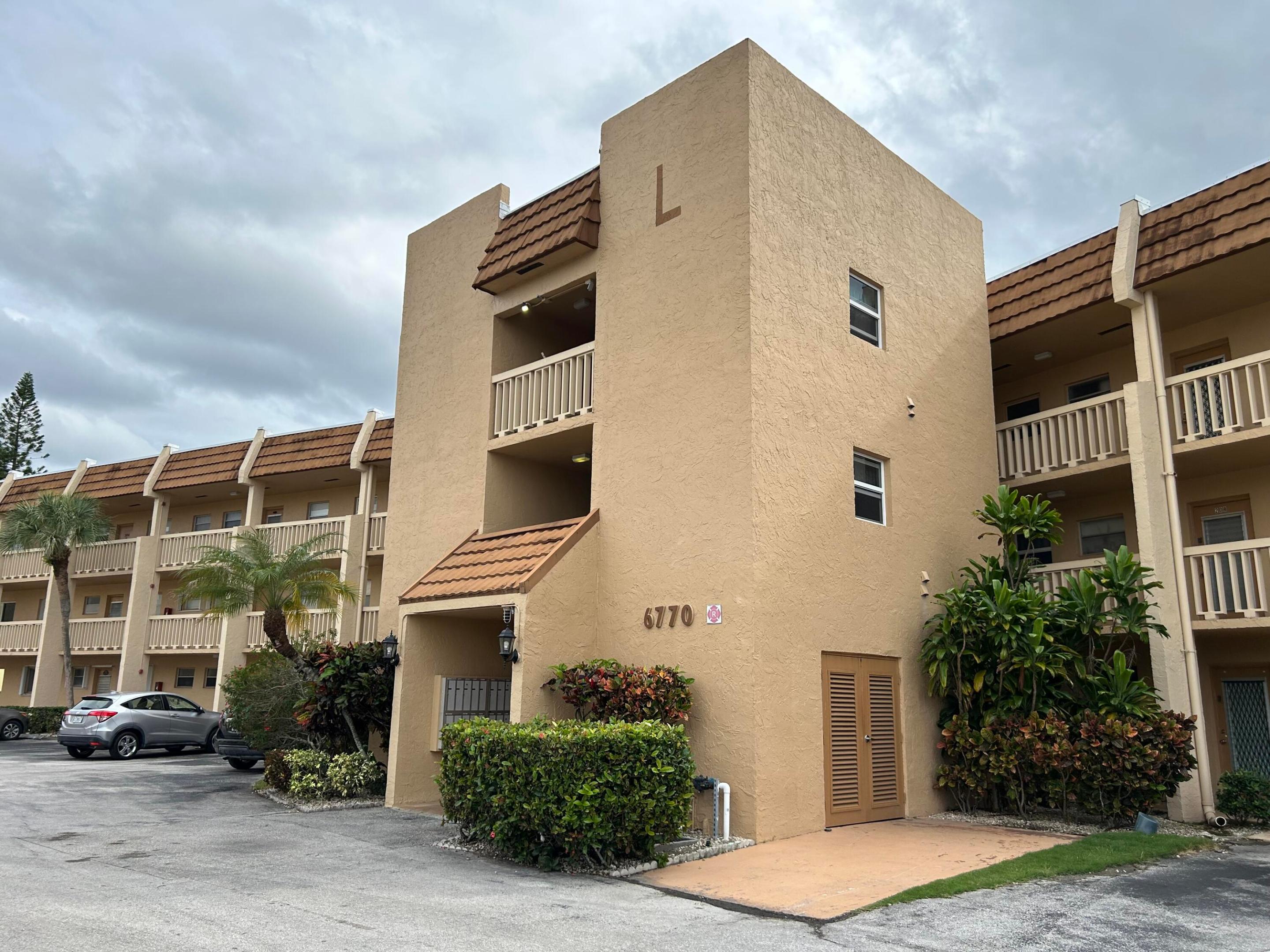 Waterfront southeast corner 2 bedroom, 2 bath apartment with two enclosed balconies-one off kitchen and one off living rm and main bedroom,foyer,eat-in kitchen,tile or laminate flooring,updated bathrooms,enjoy this 55+ community with Clubhouse, 3 pools, tennis, bbq pavilion;maintenance includes cable tv and reserves,condo assn requires credit score of 700 and minimum household income of $40,000.;can rent after one year of ownership if 20% cap on rentals is not met,Great location! Come and enjoy!