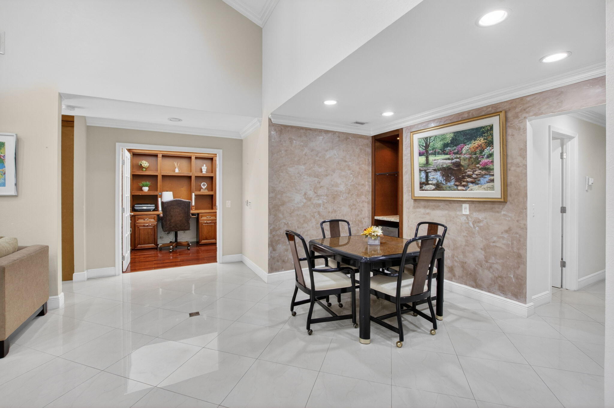 VILLAGE OF PEPPERTREE CONDO 1 - Residential