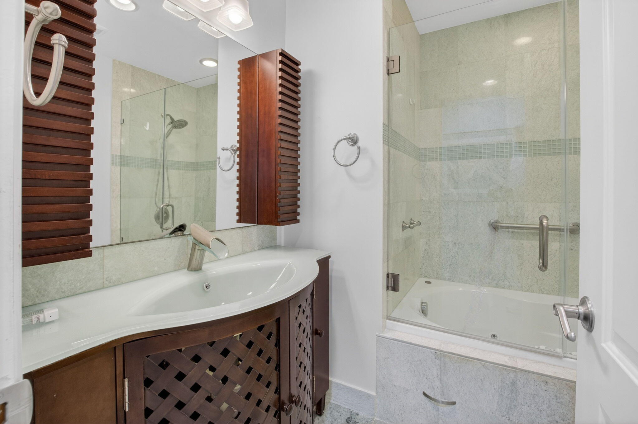 VILLAGE OF PEPPERTREE CONDO 1 - Residential