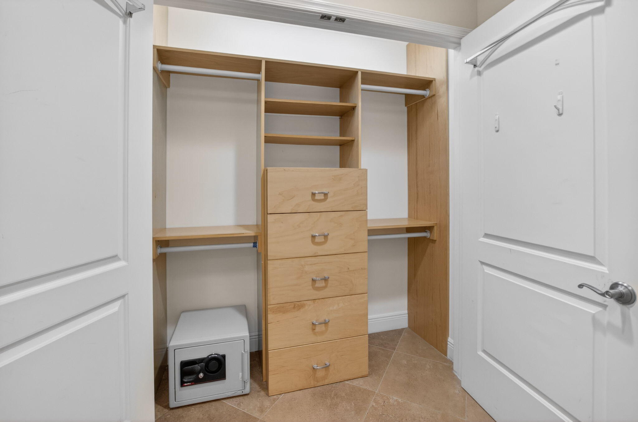 VILLAGE OF PEPPERTREE CONDO 1 - Residential