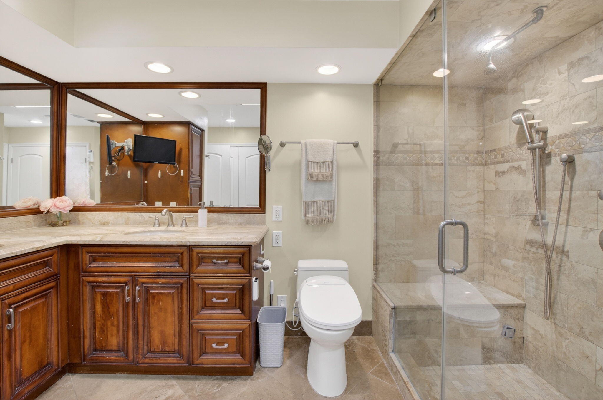 VILLAGE OF PEPPERTREE CONDO 1 - Residential