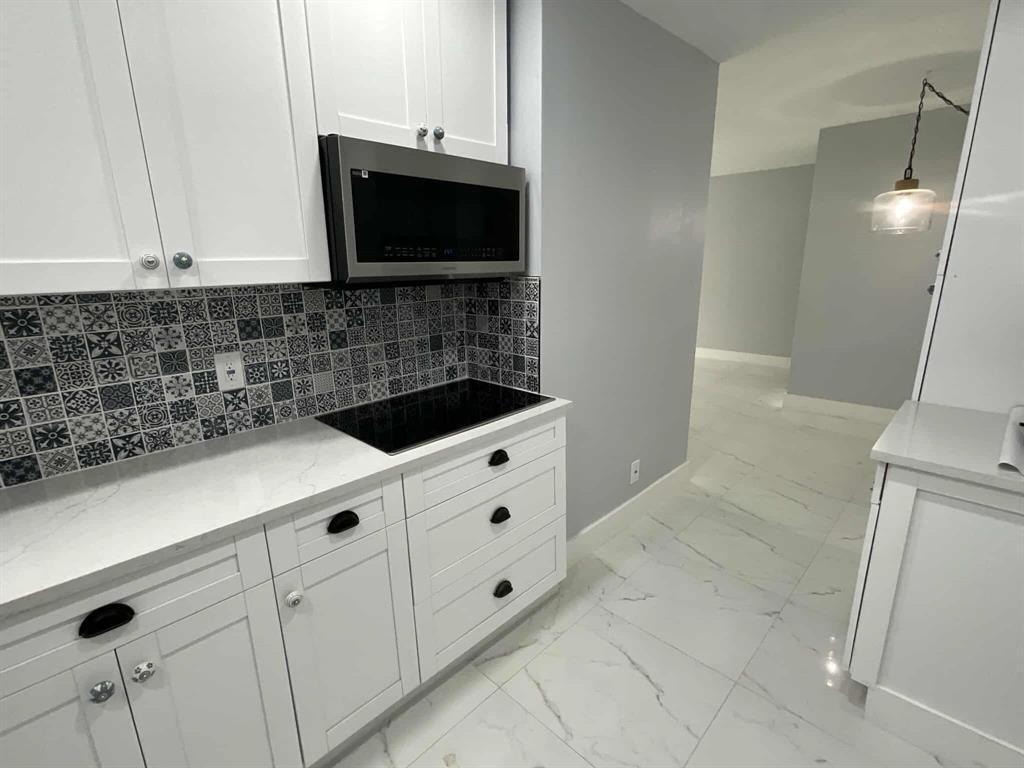 OAKLAND GROVE VILLAGE CONDO - Residential Lease