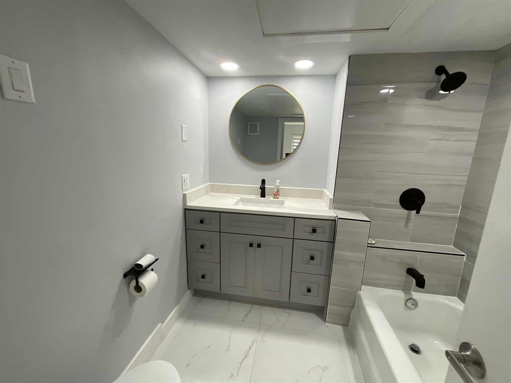 OAKLAND GROVE VILLAGE CONDO - Residential Lease