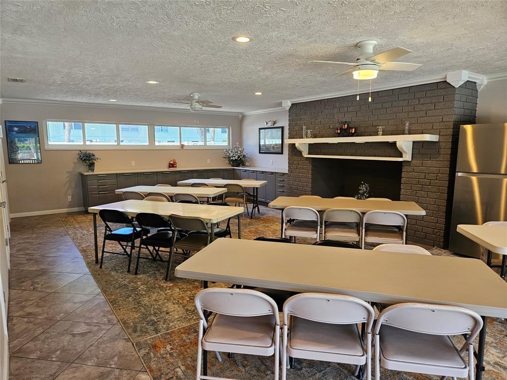OAKLAND GROVE VILLAGE CONDO - Residential Lease