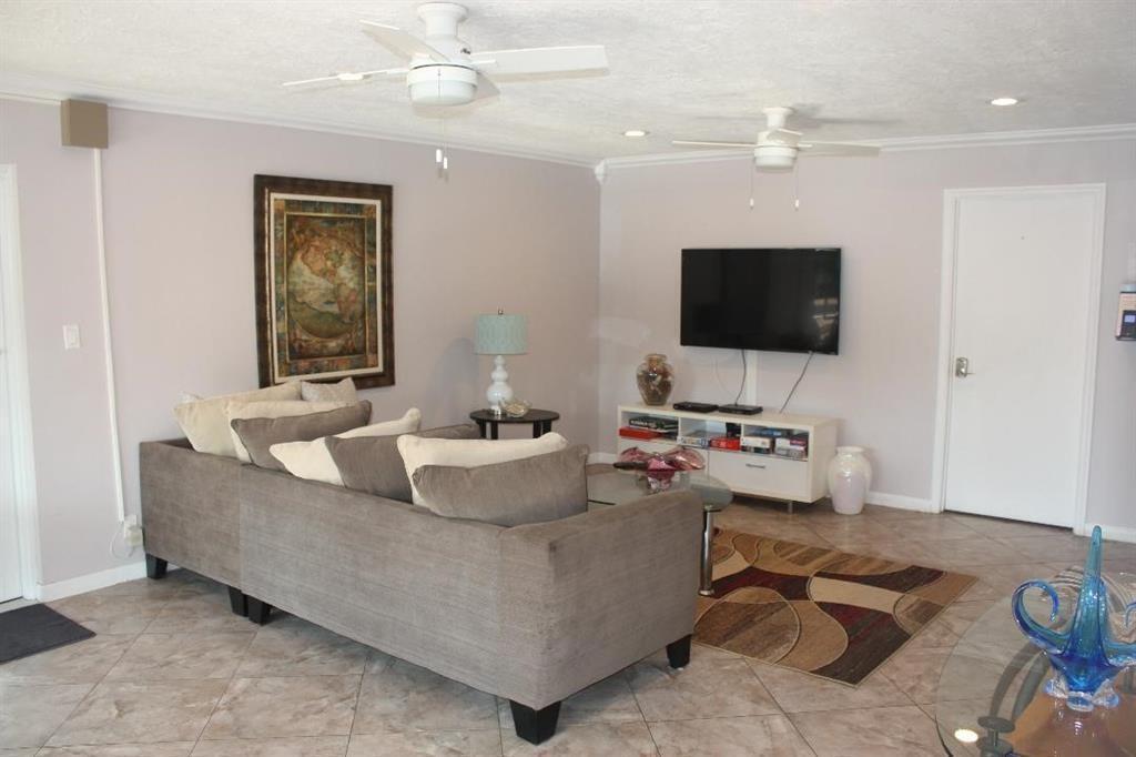OAKLAND GROVE VILLAGE CONDO - Residential Lease