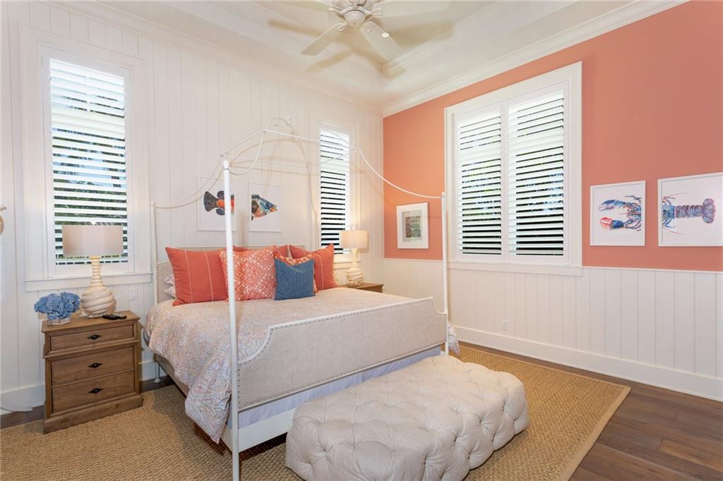 LAGUNA ISLE - Residential