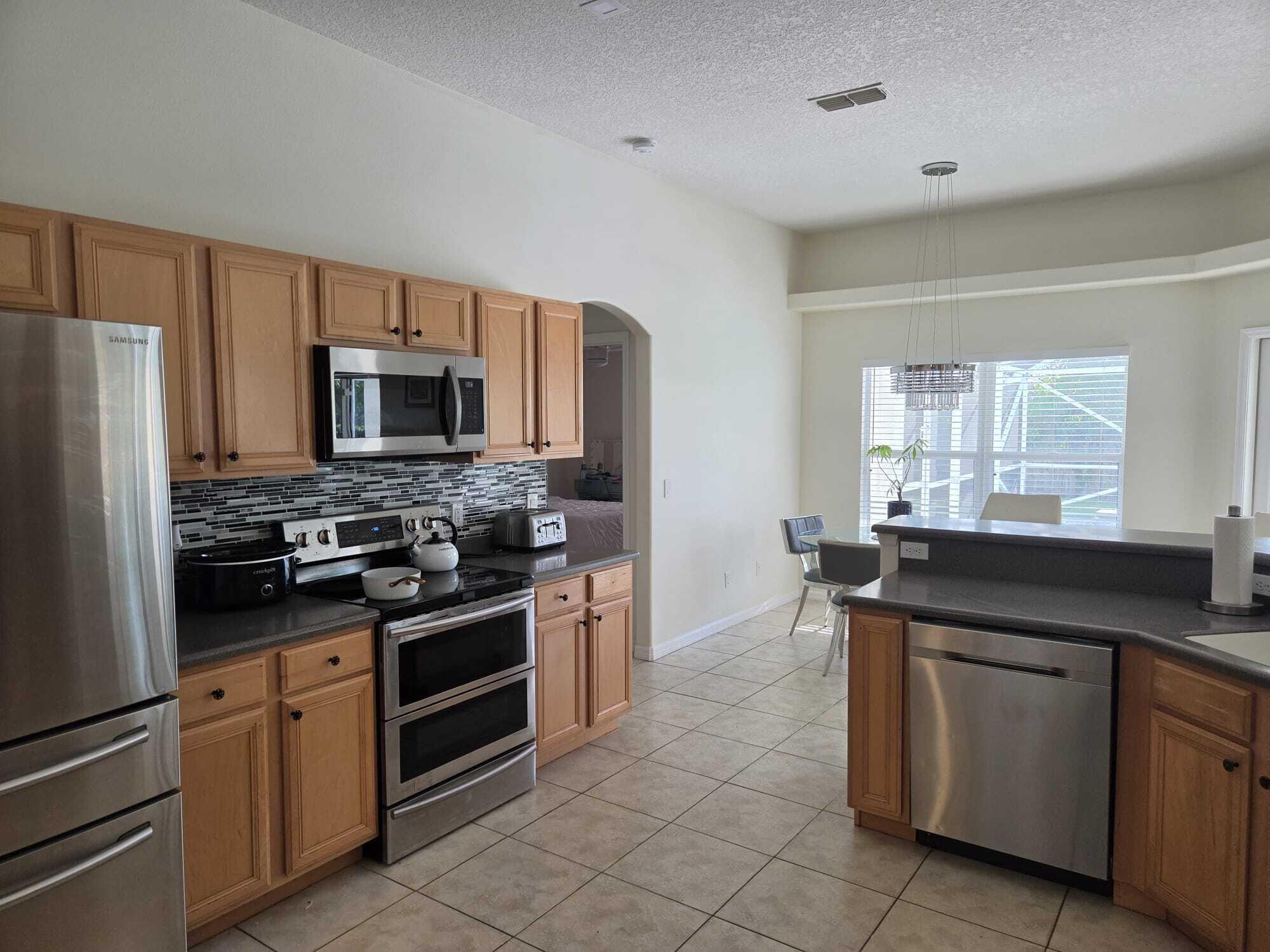 PORT ST LUCIE SECTION 19 - Residential Lease