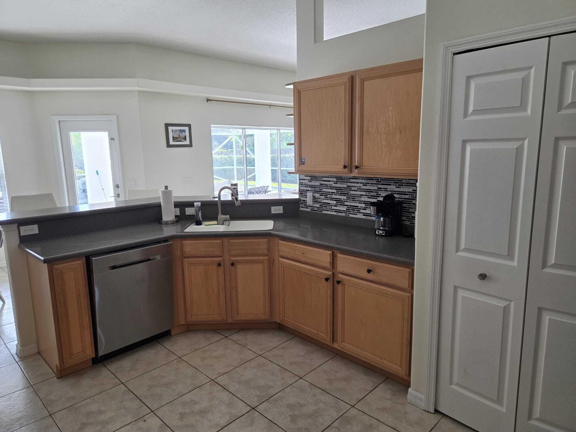 PORT ST LUCIE SECTION 19 - Residential Lease