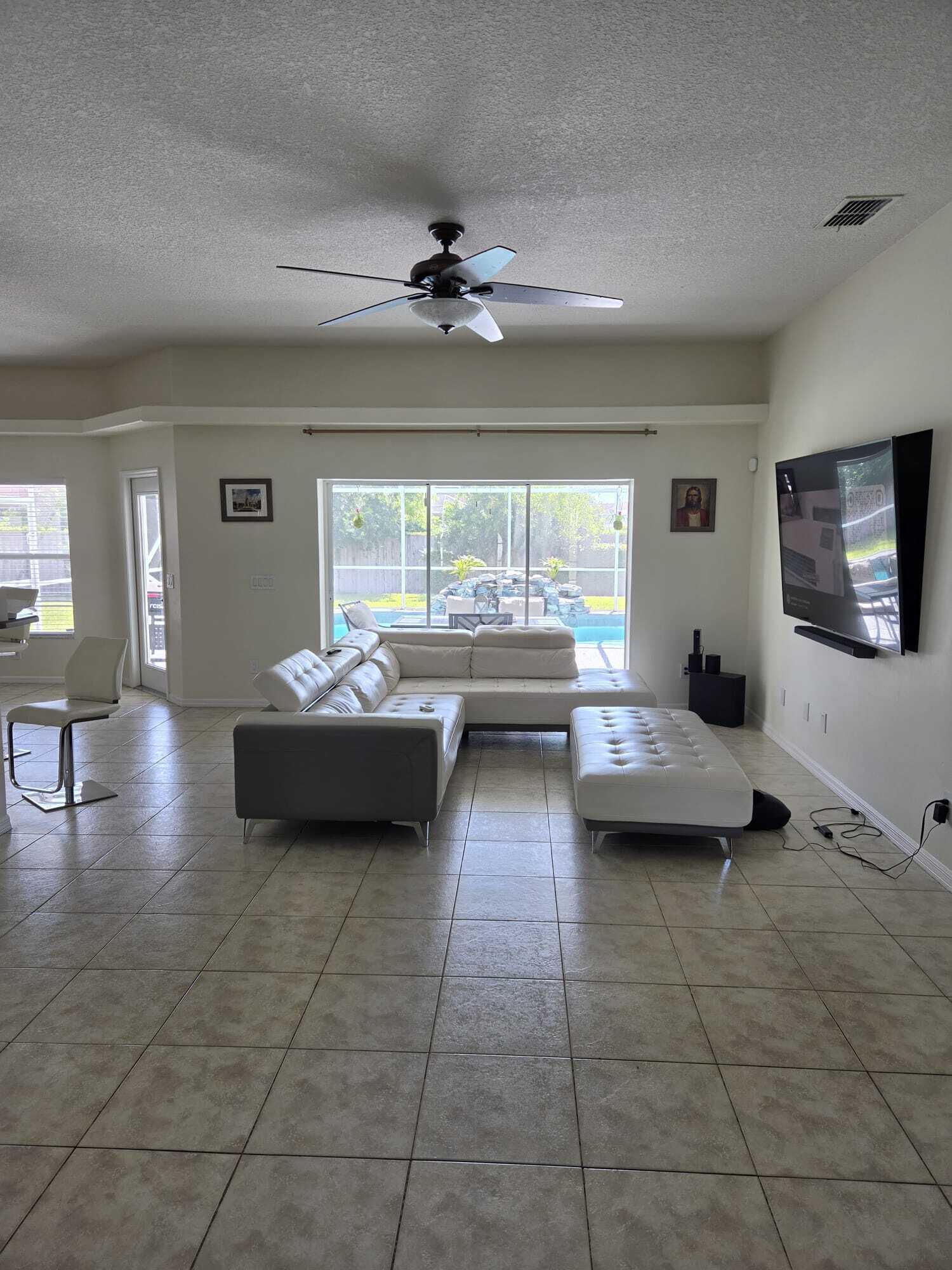 PORT ST LUCIE SECTION 19 - Residential Lease