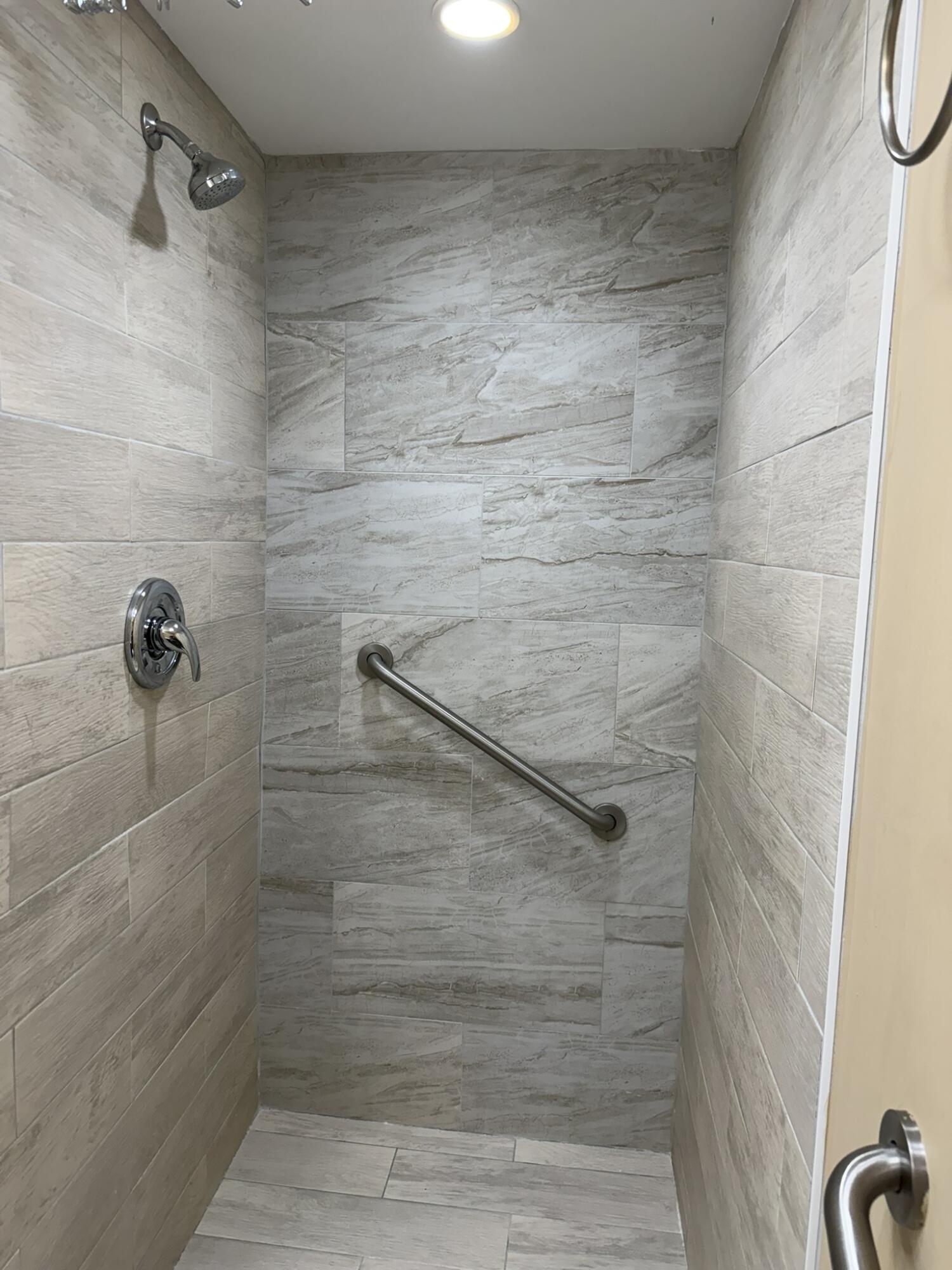 KINGS POINT BURGUNDY CONDOS - Residential Lease